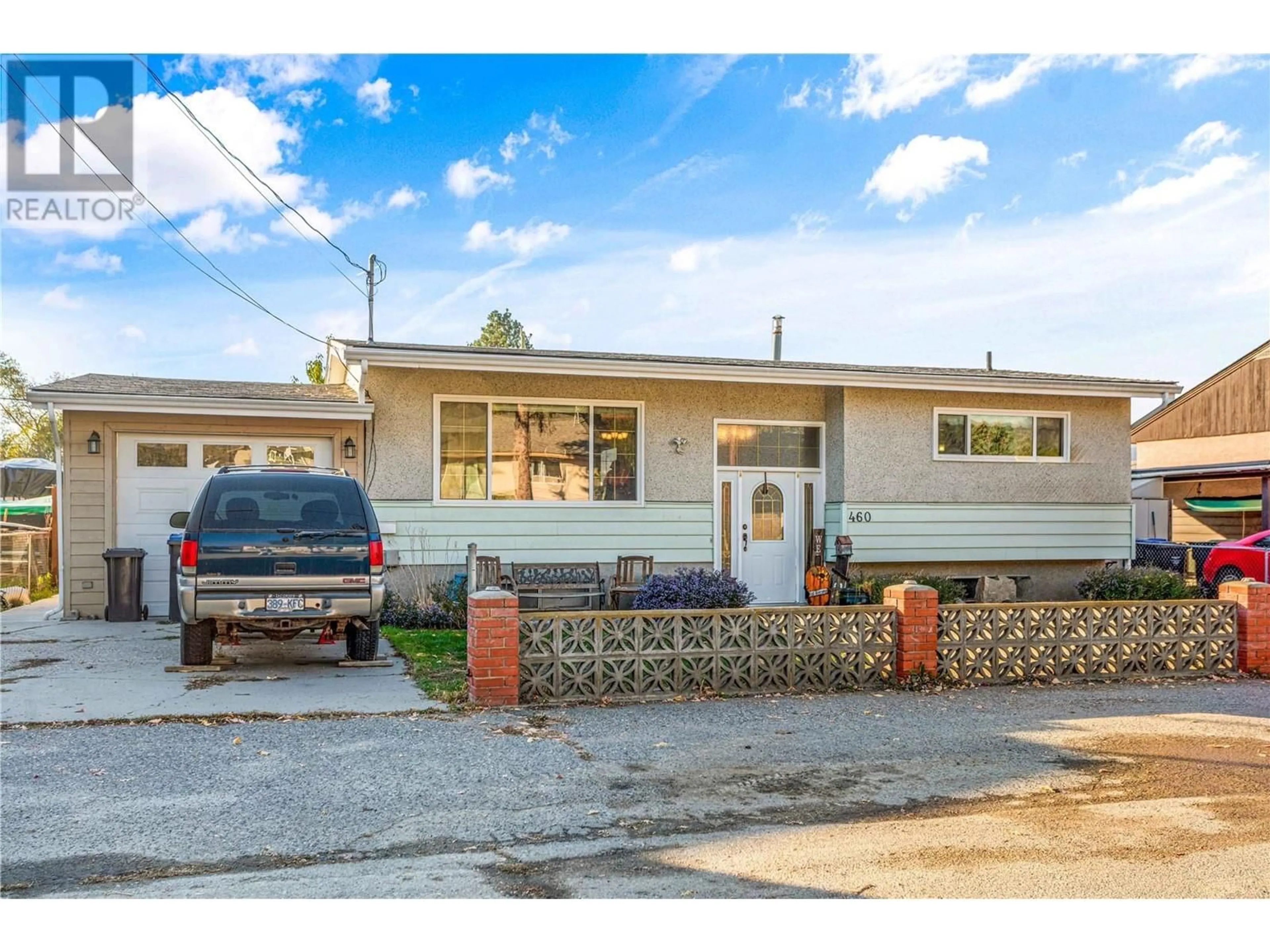 Frontside or backside of a home for 460 McDonald Road, Kelowna British Columbia V1X3H2