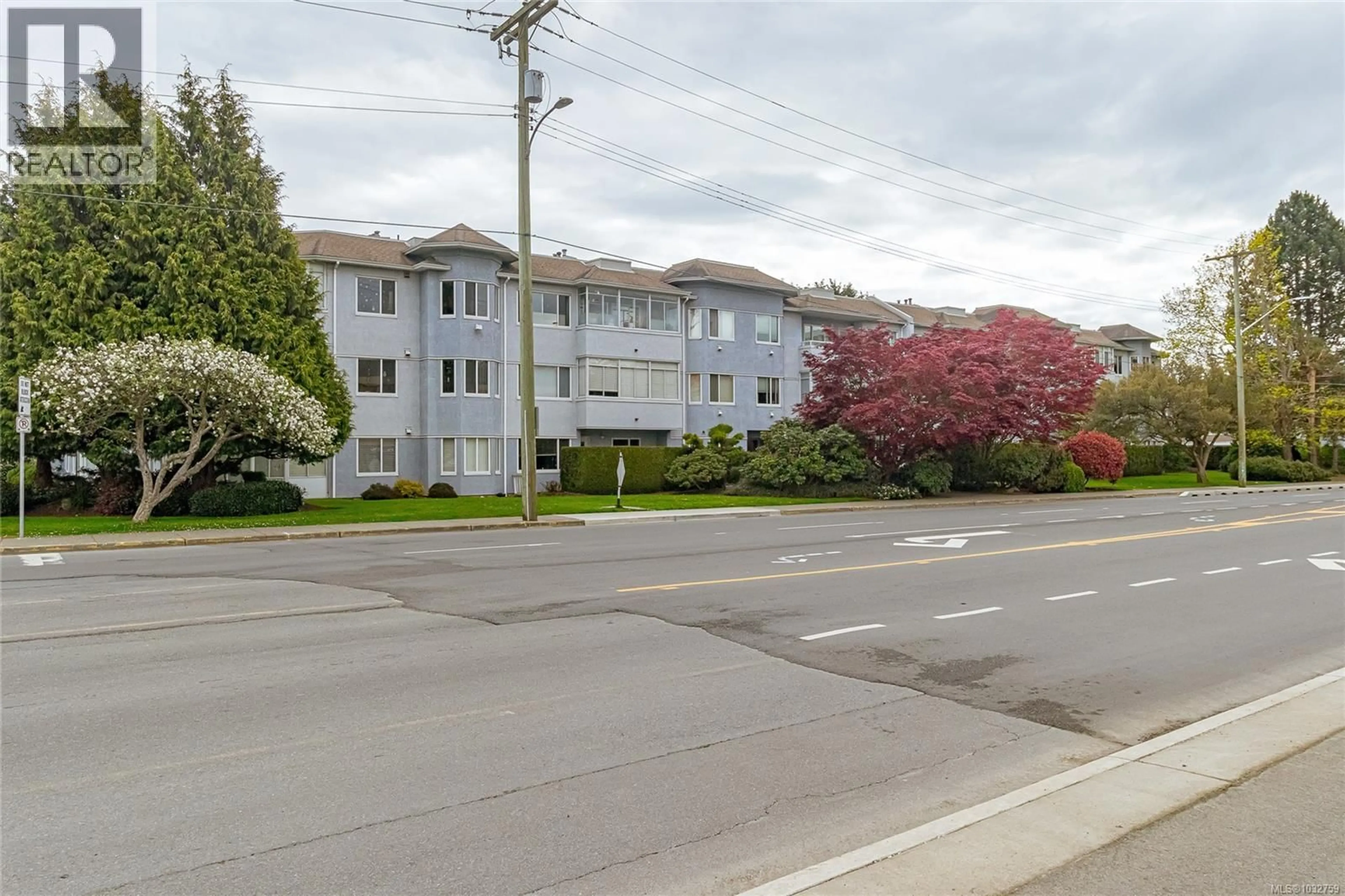 Blurry image for 208 - 3931 SHELBOURNE STREET, Saanich British Columbia V8P4H9