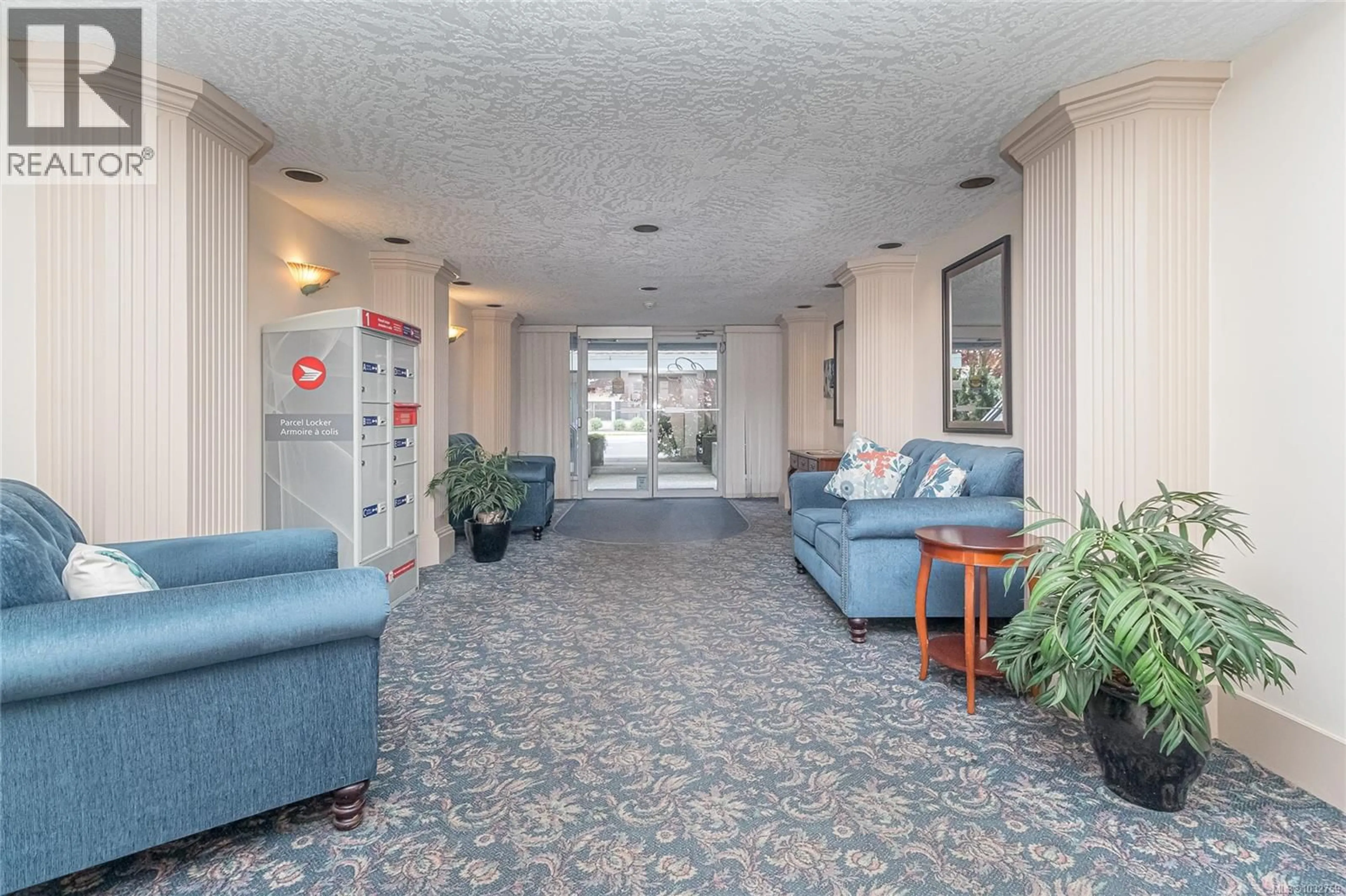 Lobby for 208 - 3931 SHELBOURNE STREET, Saanich British Columbia V8P4H9