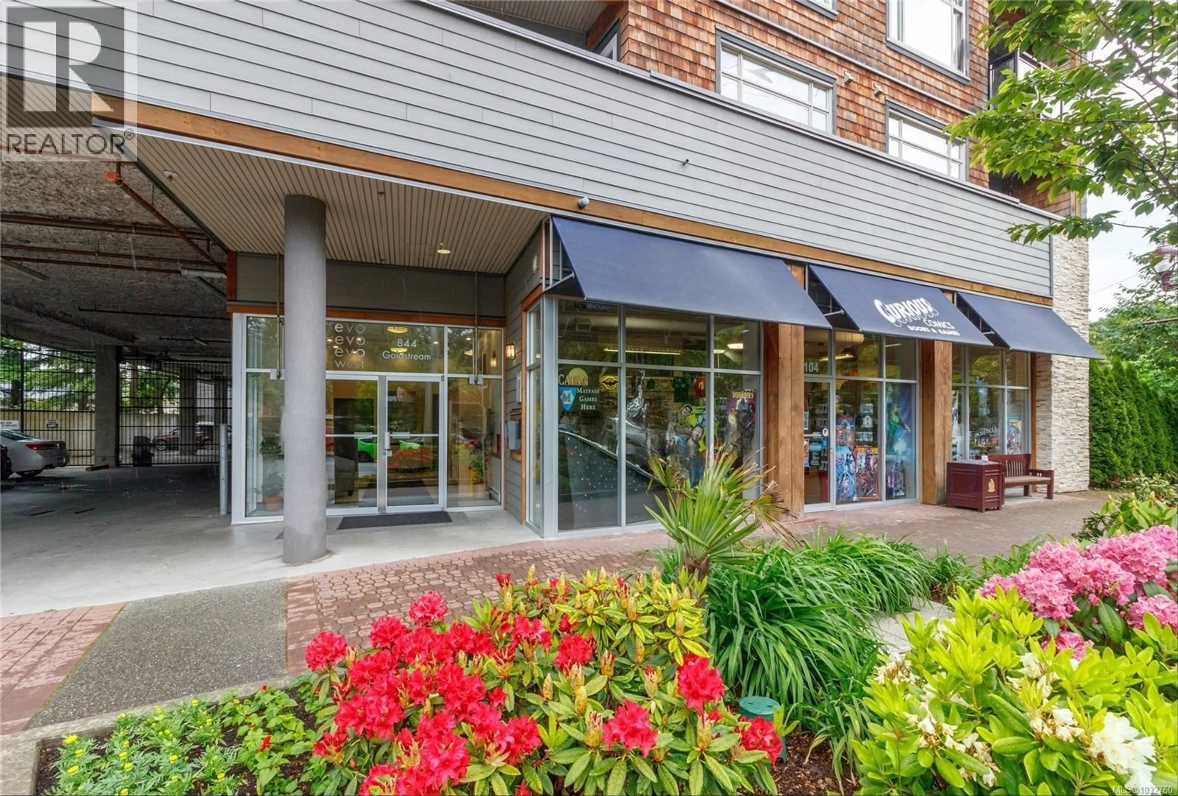 Indoor foyer for 308 - 844 GOLDSTREAM AVENUE, Langford British Columbia V9B2X7