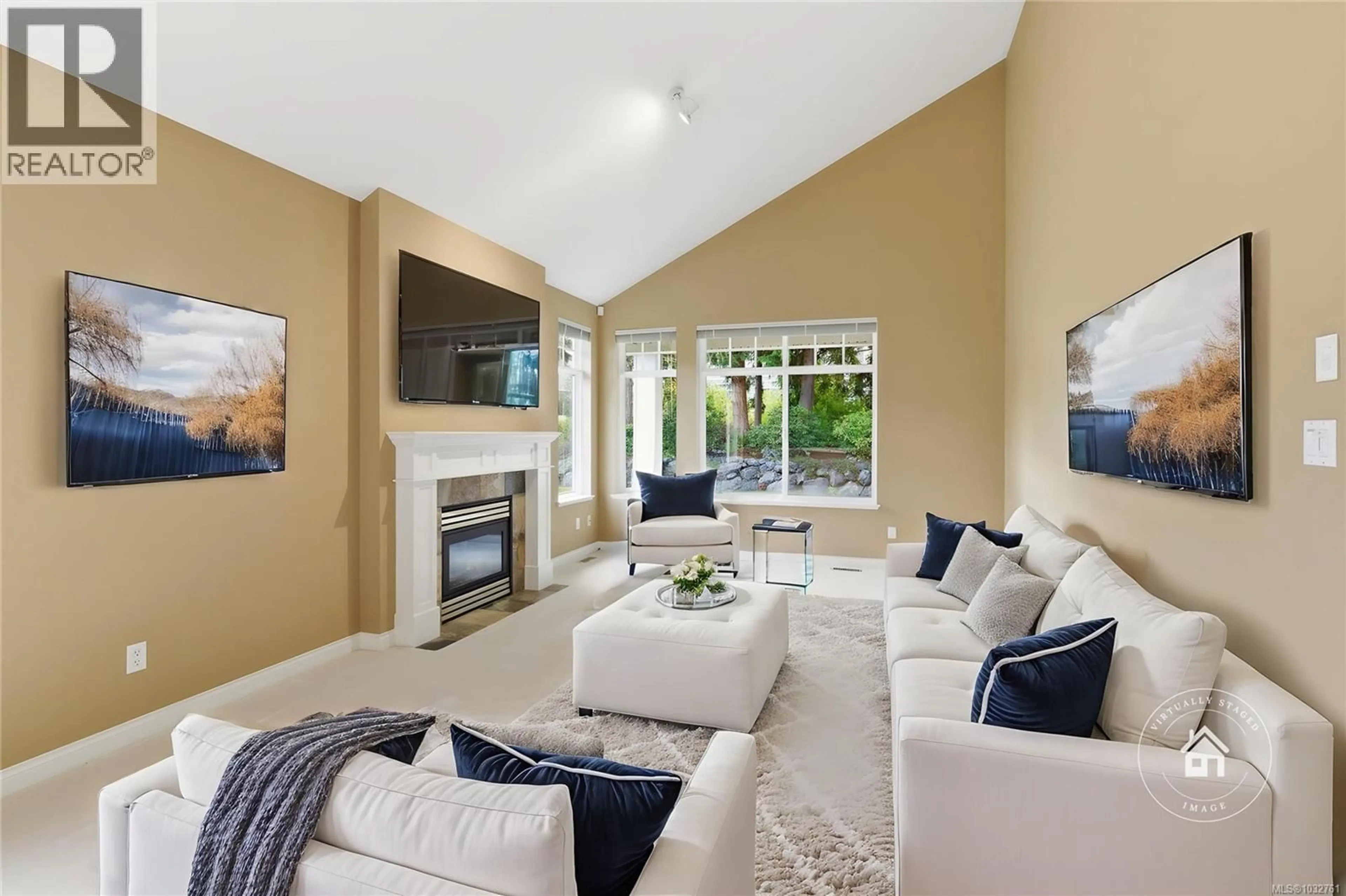 Living room with furniture, unknown for 1354 SATURNA DRIVE, Parksville British Columbia V9P2X9