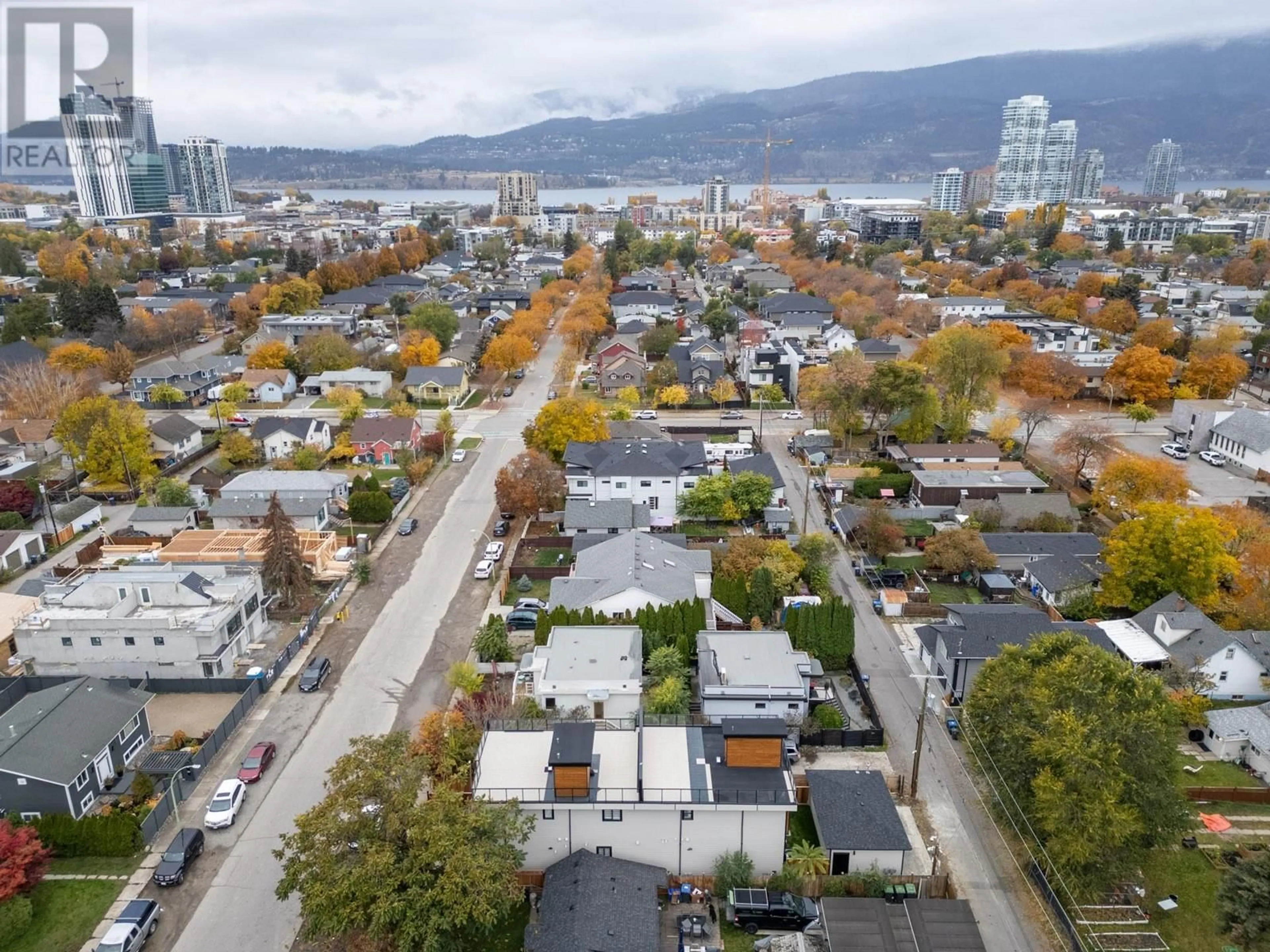 A pic from exterior of the house or condo, the view of city buildings for 956 Fuller Avenue, Kelowna British Columbia V1Y6X4