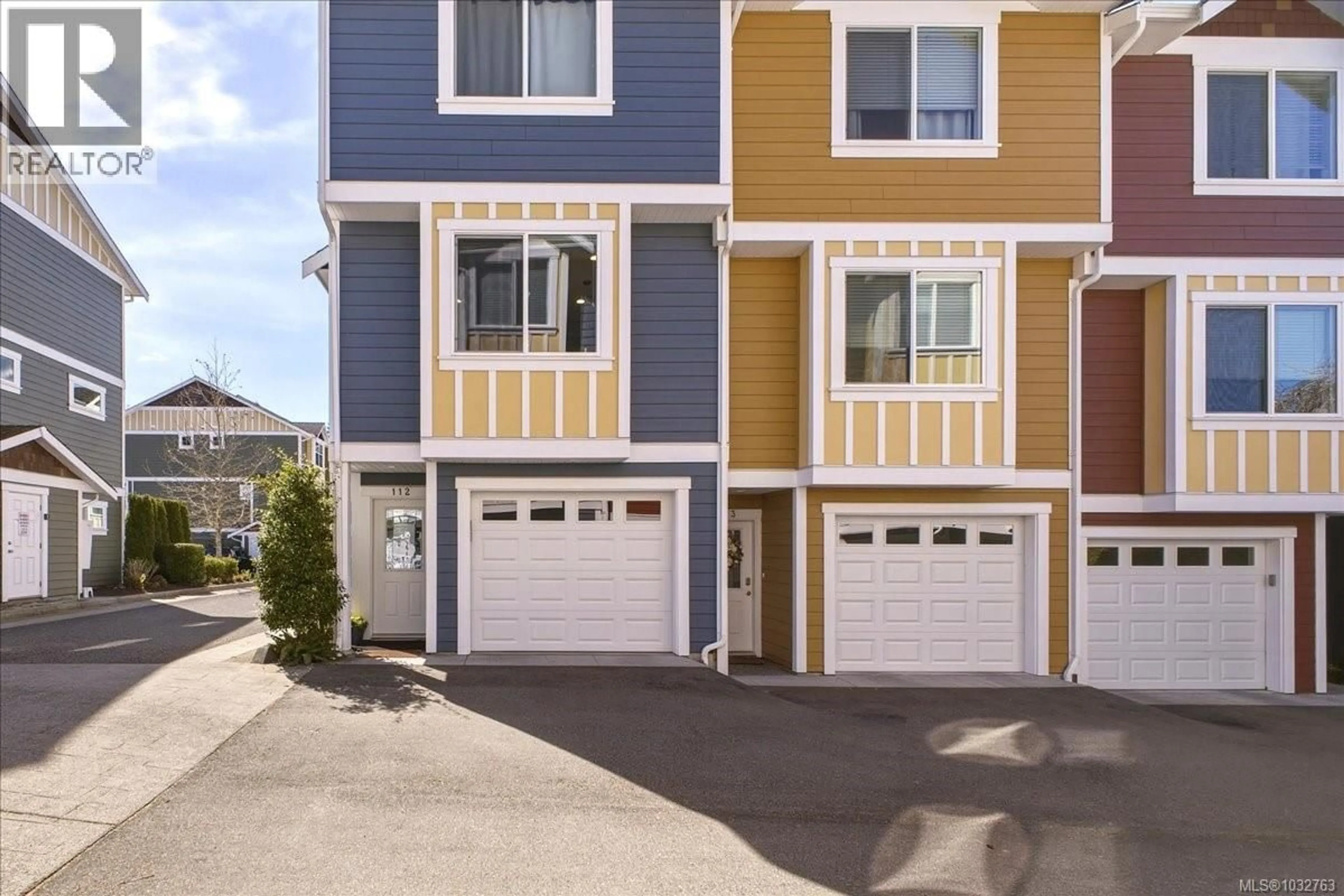 Home with vinyl exterior material, street for 112 - 6057 DOUMONT ROAD, Nanaimo British Columbia V9T0G3