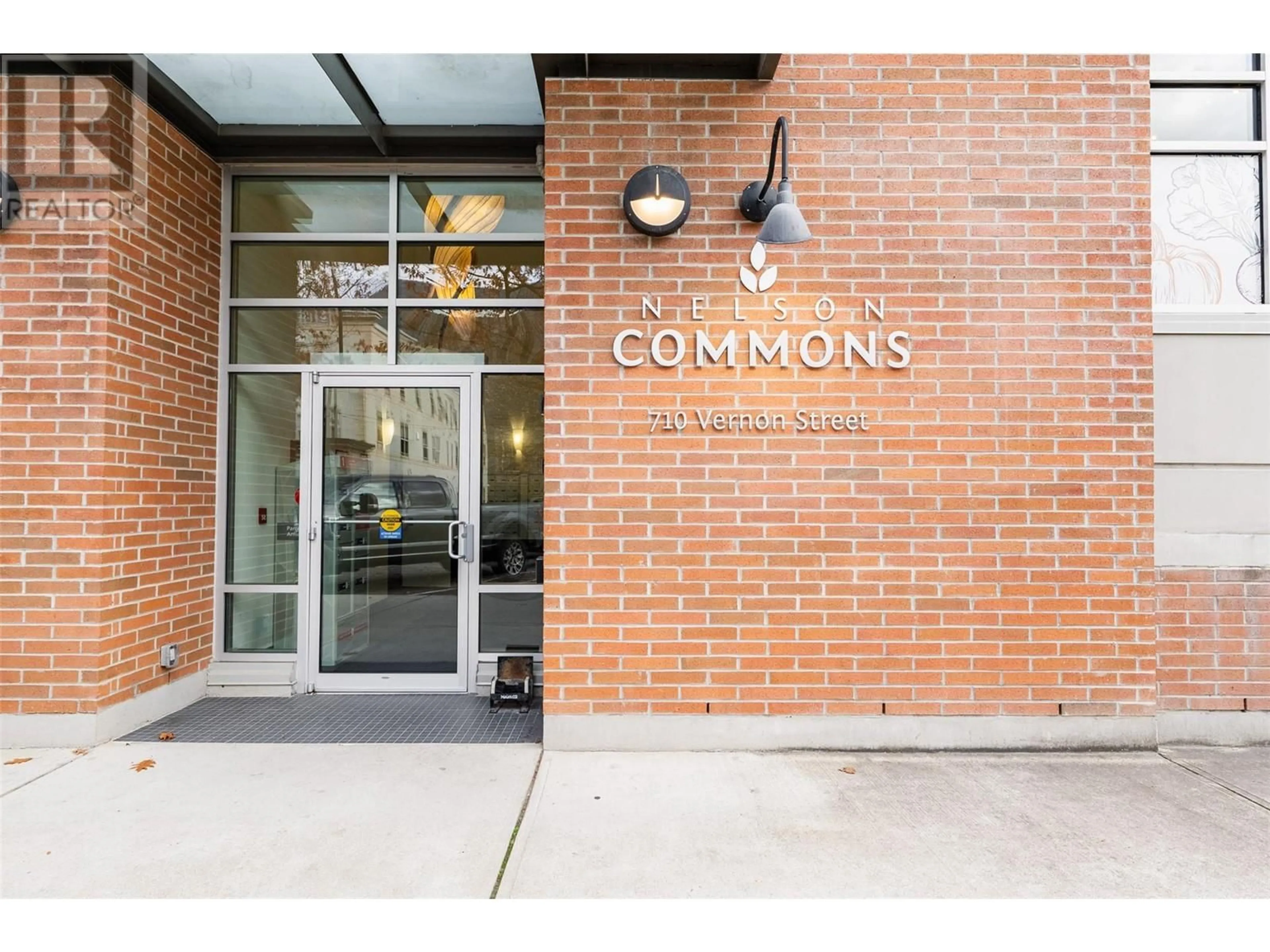 Indoor foyer, ceramic floors for 710 VERNON Street Unit# 315, Nelson British Columbia V1L4G2