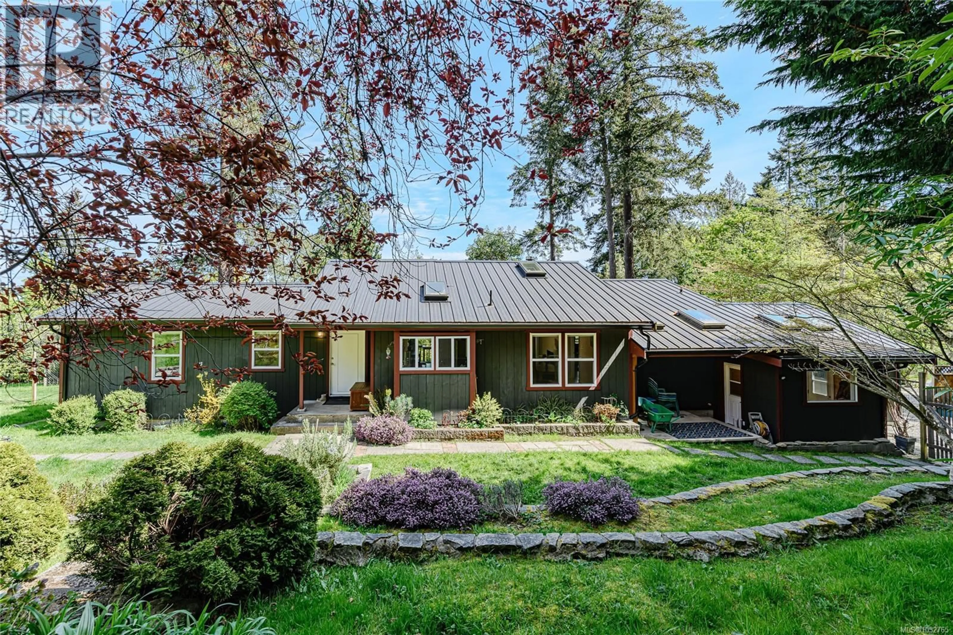 A pic from outside/outdoor area/front of a property/back of a property/a pic from drone, unknown for 186 ARNELL WAY, Salt Spring British Columbia V8K2E8