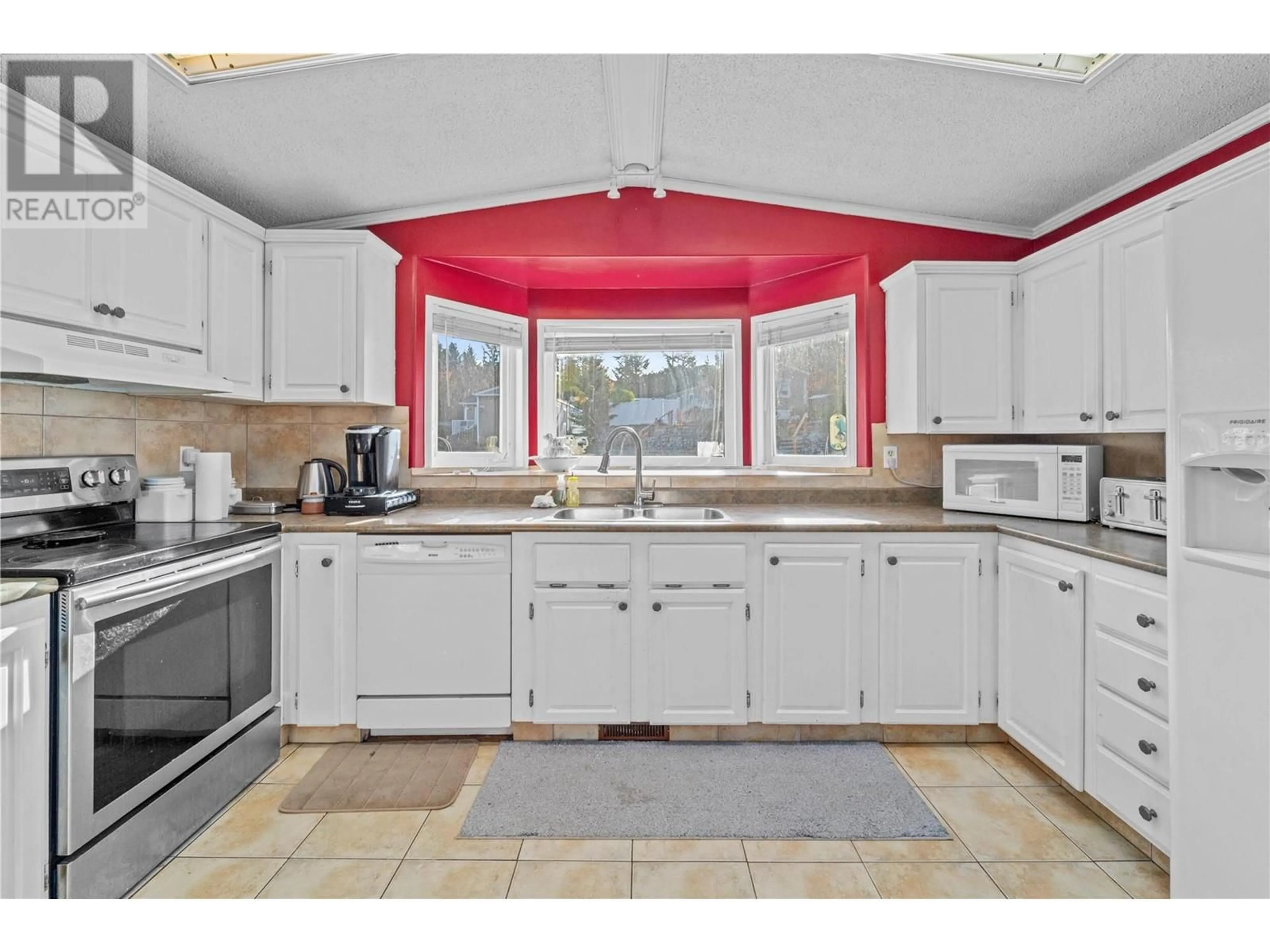 Standard kitchen, unknown for 66 - 1555 HOWE ROAD, Kamloops British Columbia V1S1V1