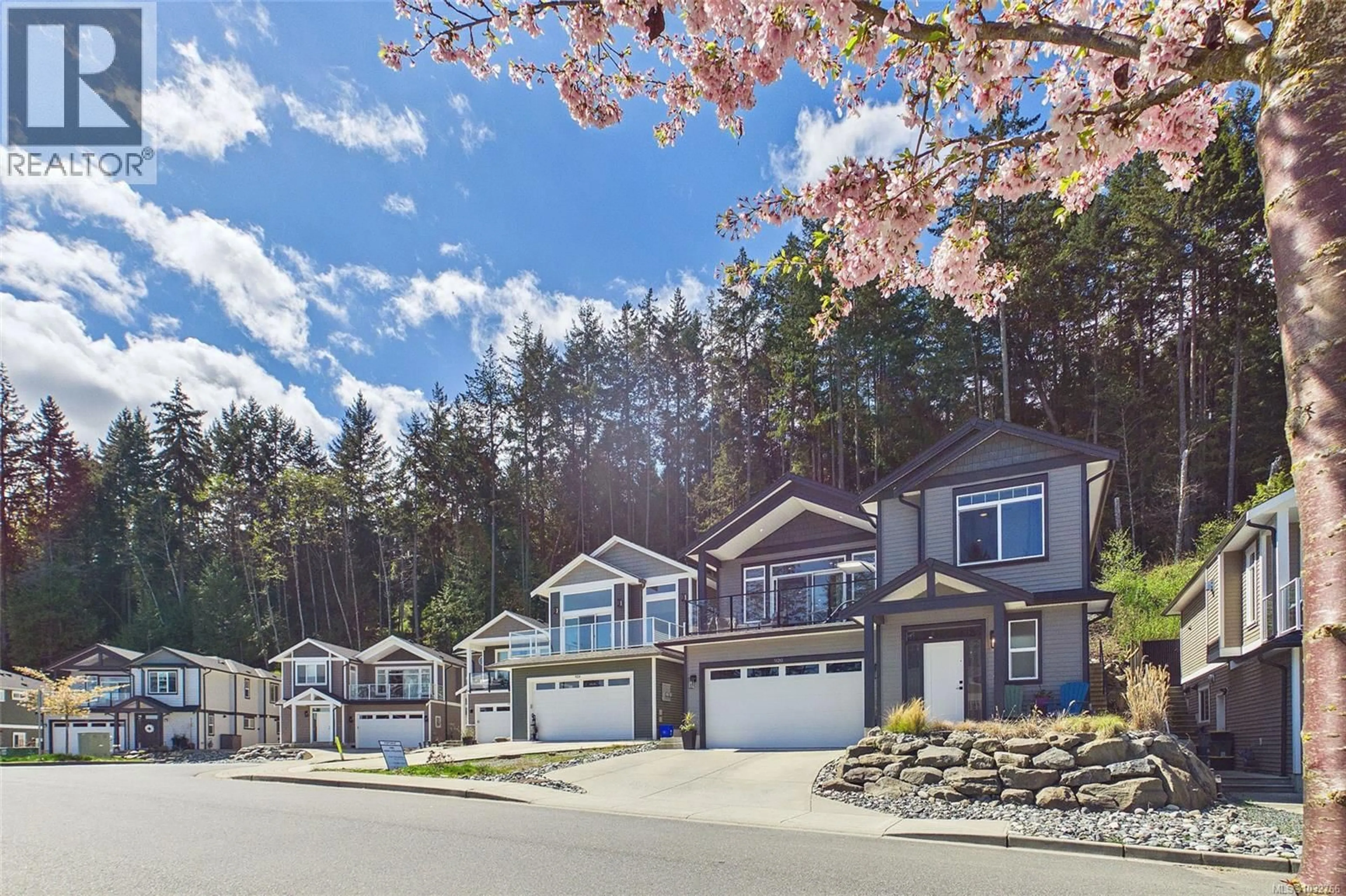 A pic from outside/outdoor area/front of a property/back of a property/a pic from drone, street for 920 CRAIG ROAD, Ladysmith British Columbia V9G2C4