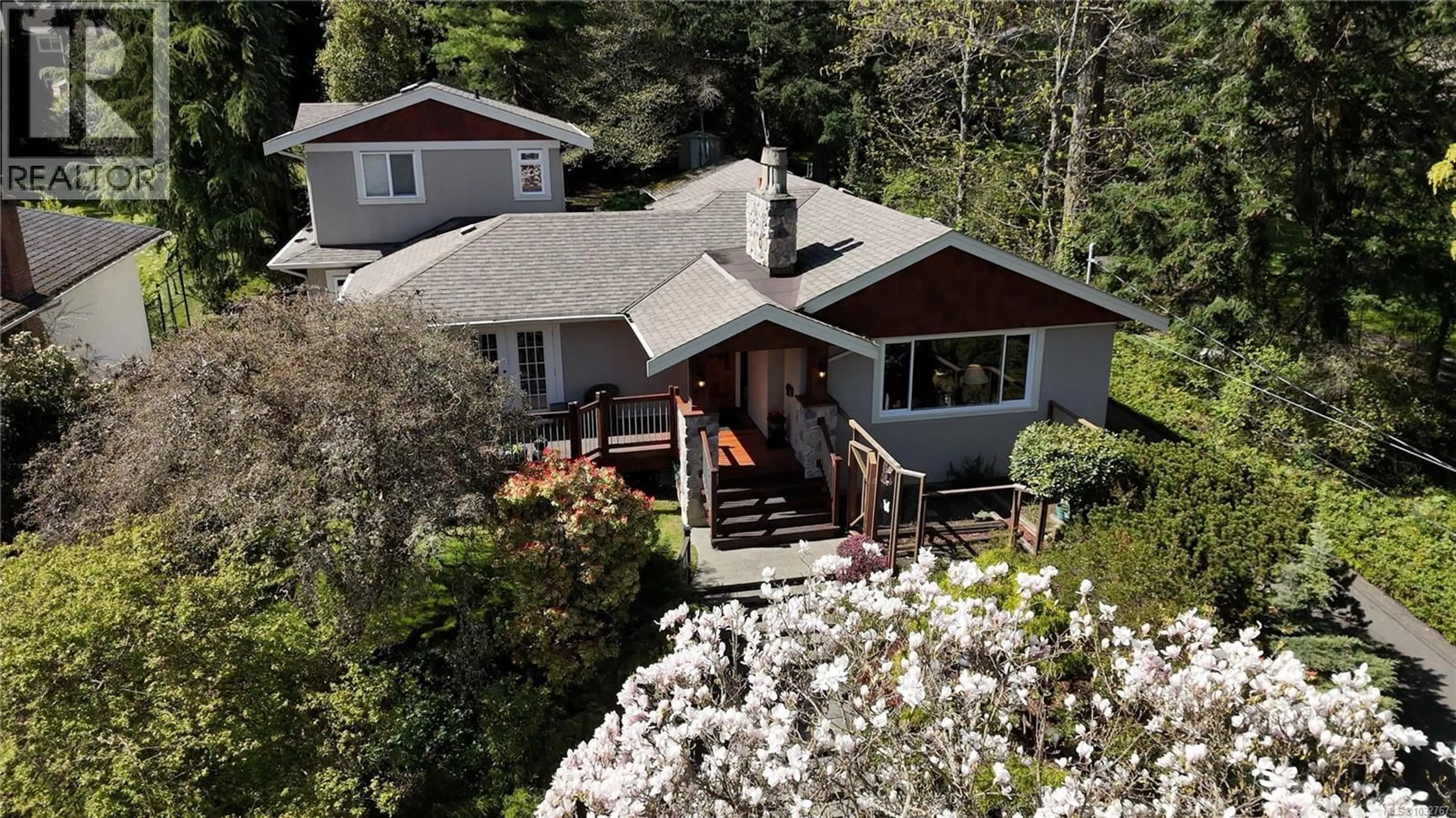 A pic from outside/outdoor area/front of a property/back of a property/a pic from drone, water/lake/river/ocean view for 2229 ARBUTUS ROAD, Saanich British Columbia V8N1V2