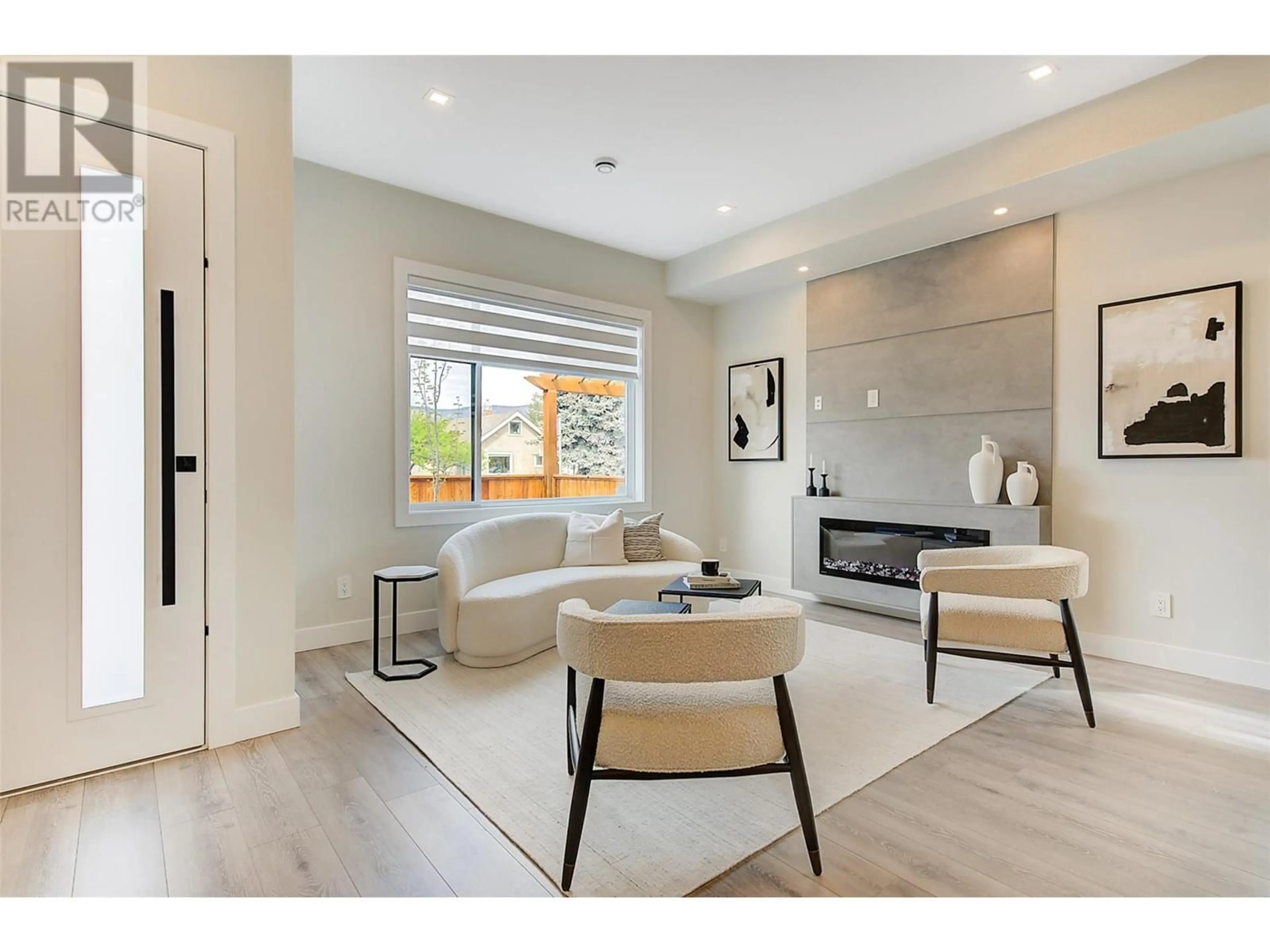 Living room, wood floors for 2177 Aberdeen Street, Kelowna British Columbia V1Y2T3