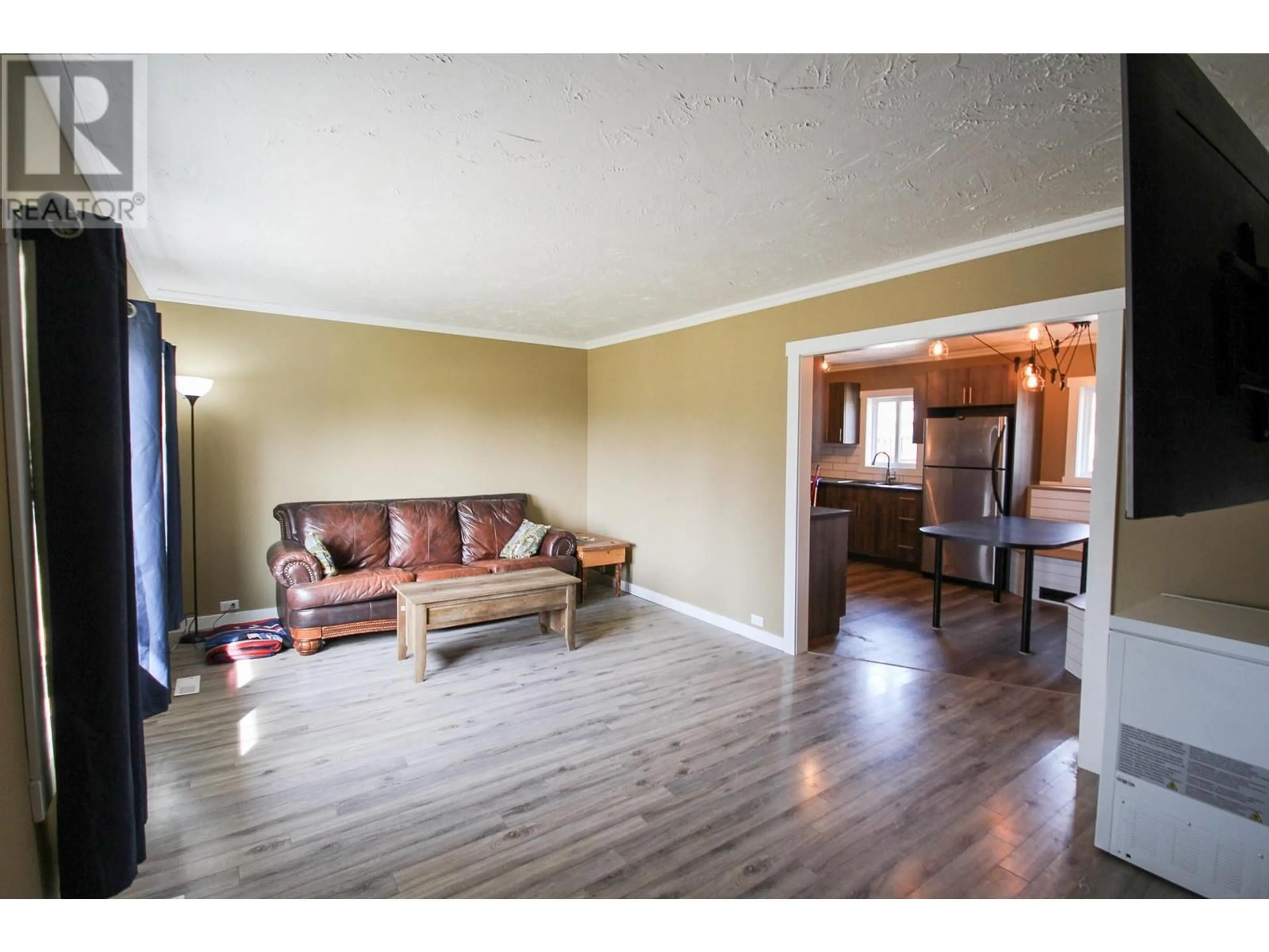 Living room, wood floors for 1608 95 Avenue, Dawson Creek British Columbia V1G1K1