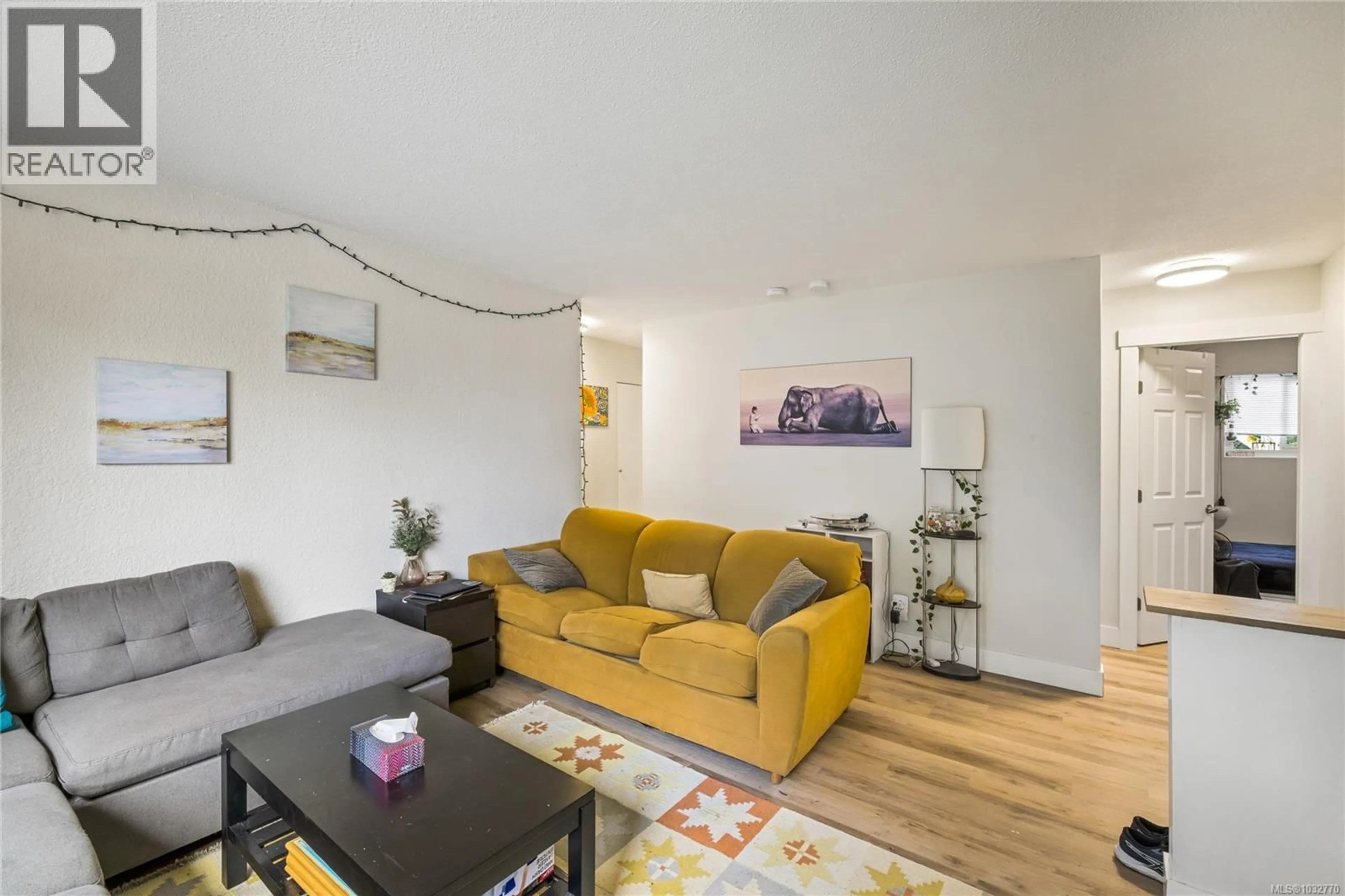 Living room with furniture, unknown for 723 NIGHTINGALE CRESCENT, Nanaimo British Columbia V9S2N7