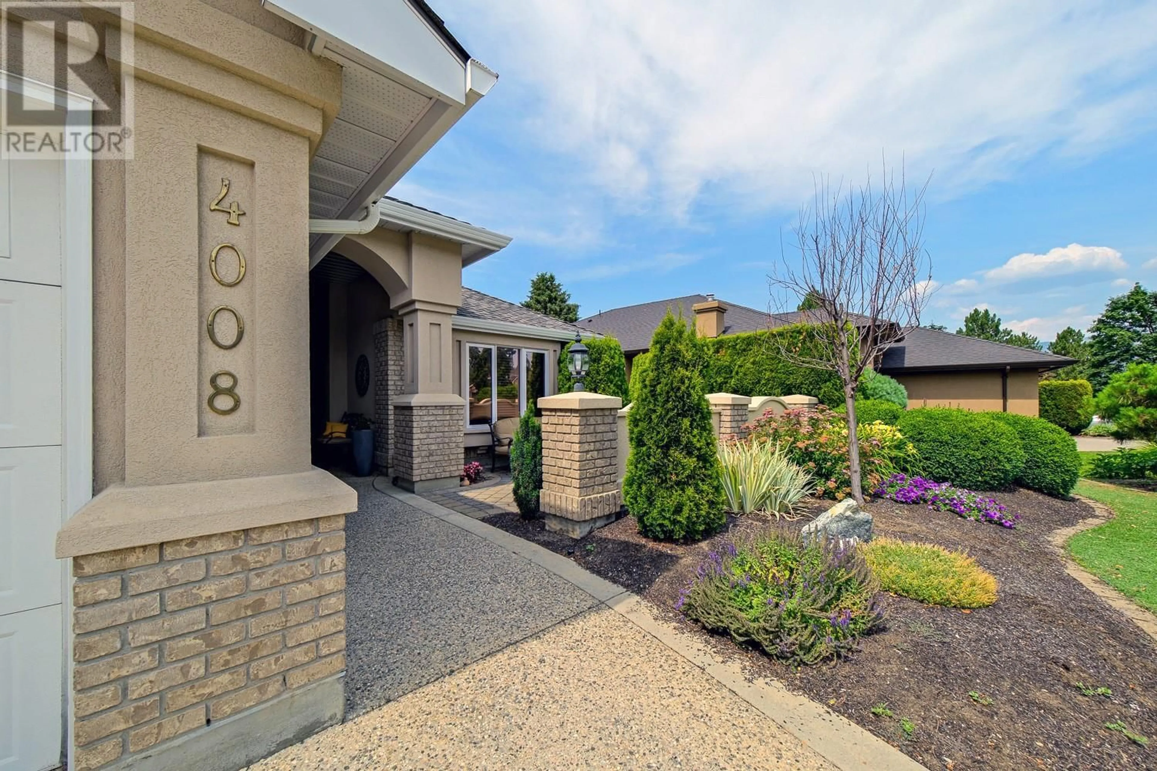 Indoor foyer, cement floor for 4008 Gallaghers Terrace, Kelowna British Columbia V1W3Z8