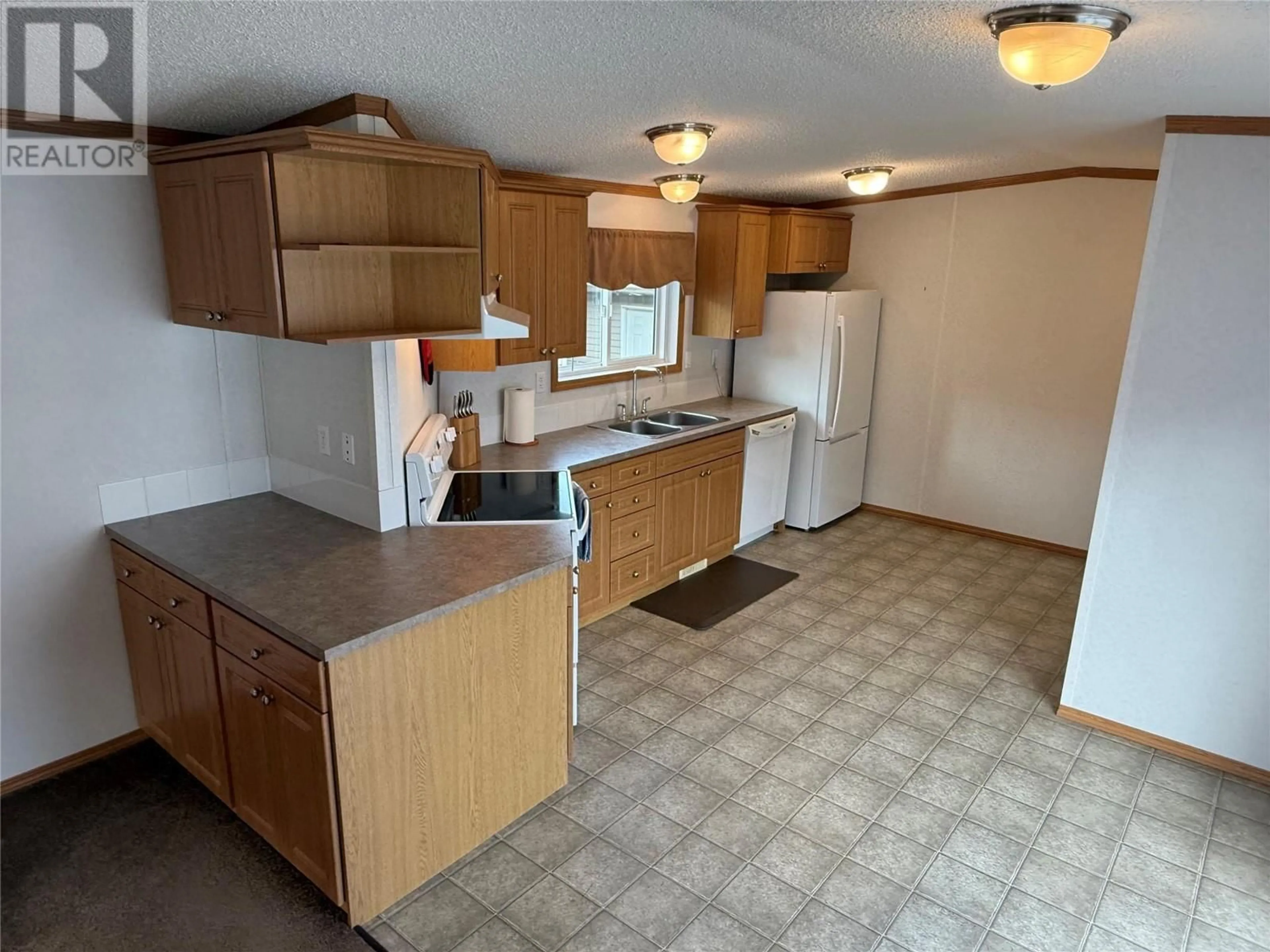 Standard kitchen, unknown floor, cottage for 7545 Dallas Drive Unit# 74 Lot# 74, Kamloops British Columbia V2C6X9