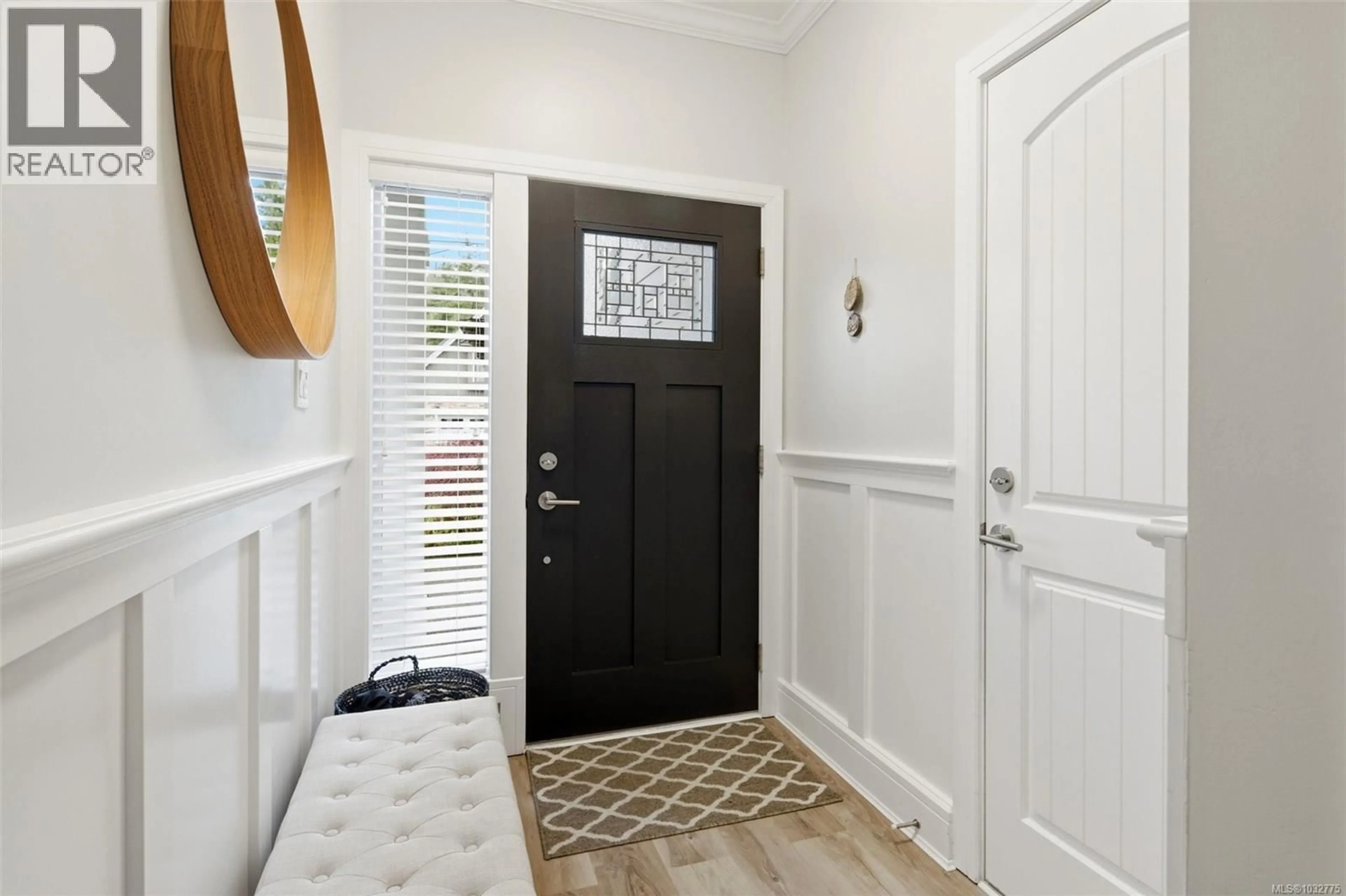 Indoor entryway for 1462 COMMANDER COURT, Langford British Columbia V9B0T1