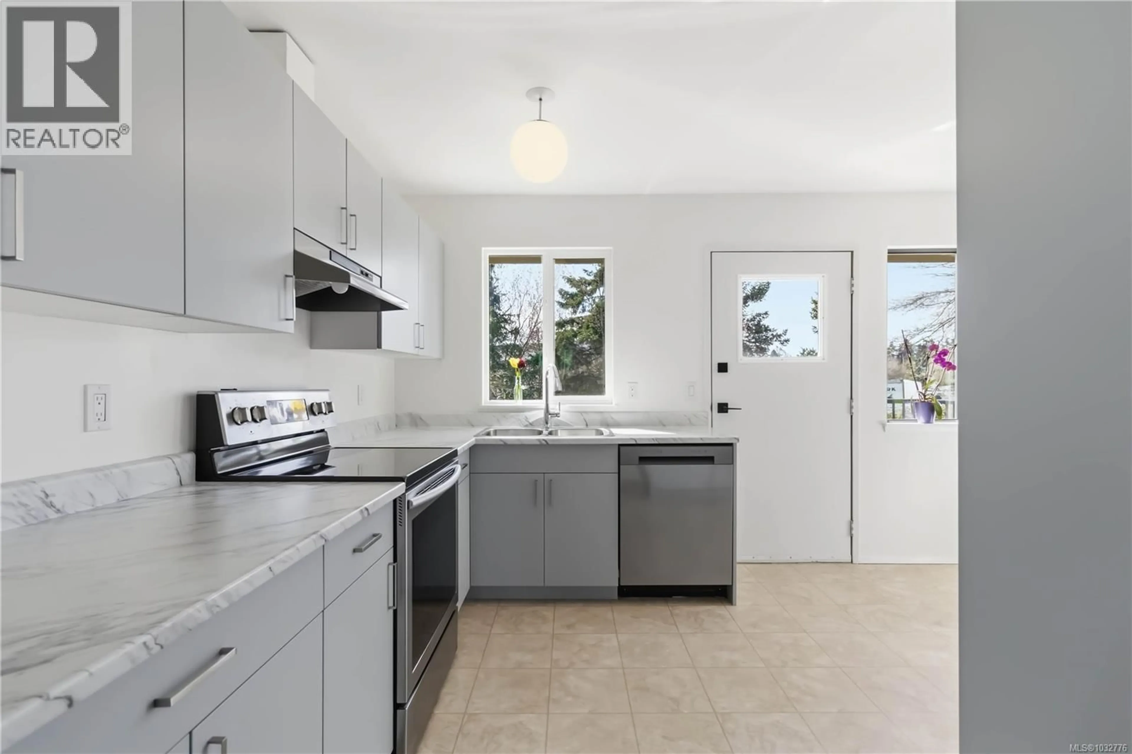 Open concept kitchen, unknown for 4259 CRAIGO PARK WAY, Saanich British Columbia V8Z6Y1