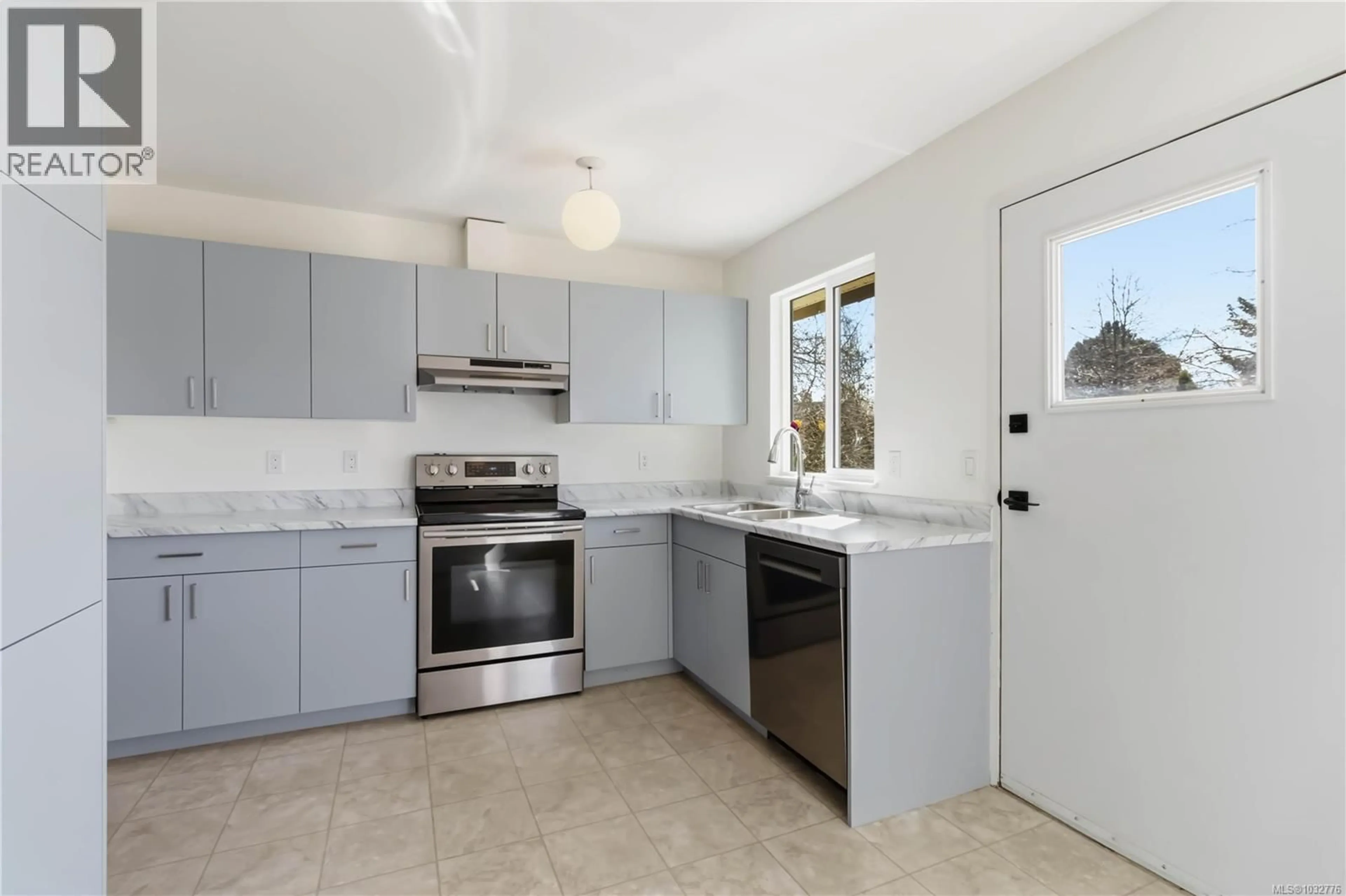 Unknown for 4259 CRAIGO PARK WAY, Saanich British Columbia V8Z6Y1