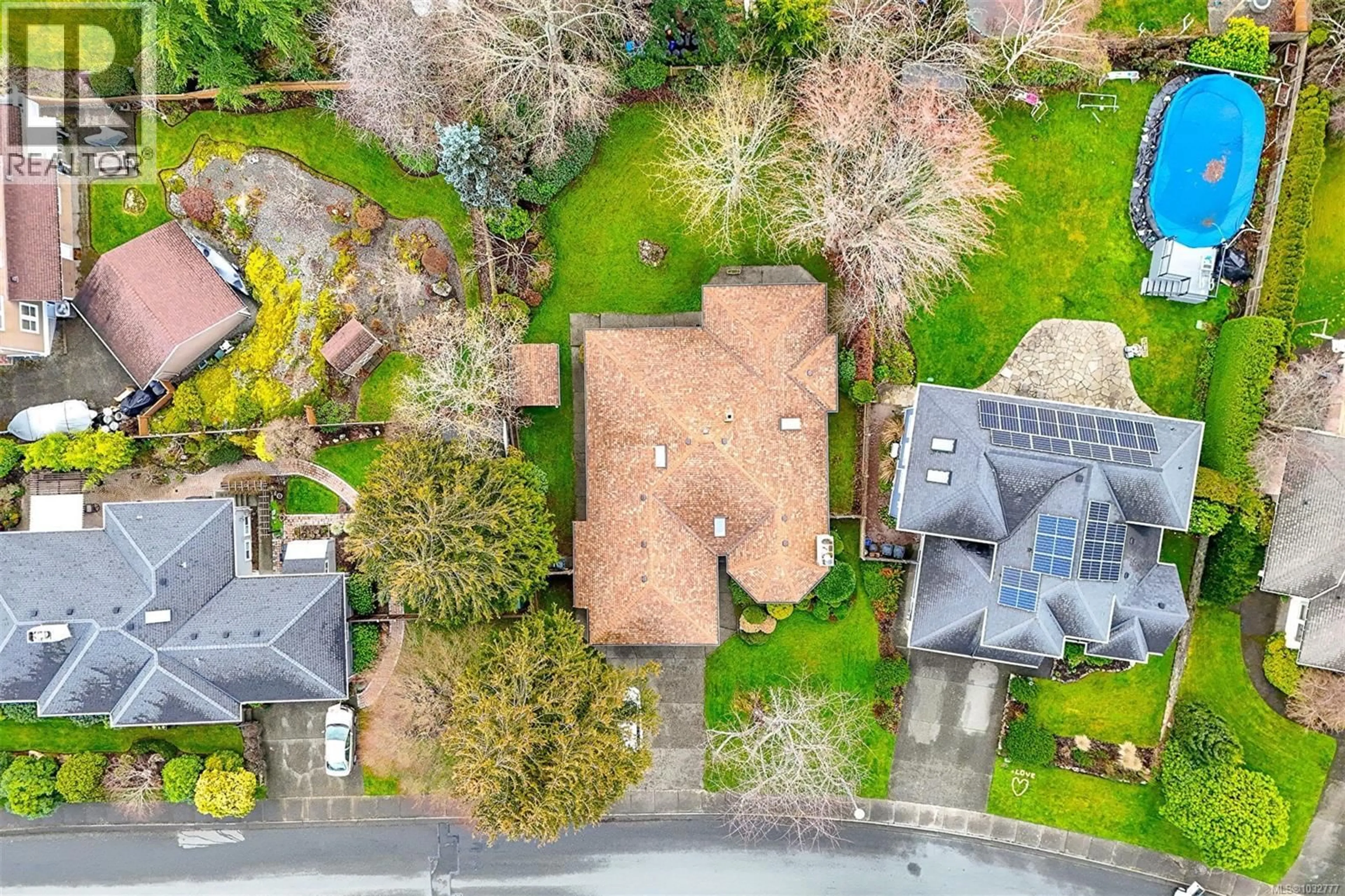 A pic from outside/outdoor area/front of a property/back of a property/a pic from drone, street for 4604 SUNNYMEAD WAY, Saanich British Columbia V8Y3B7