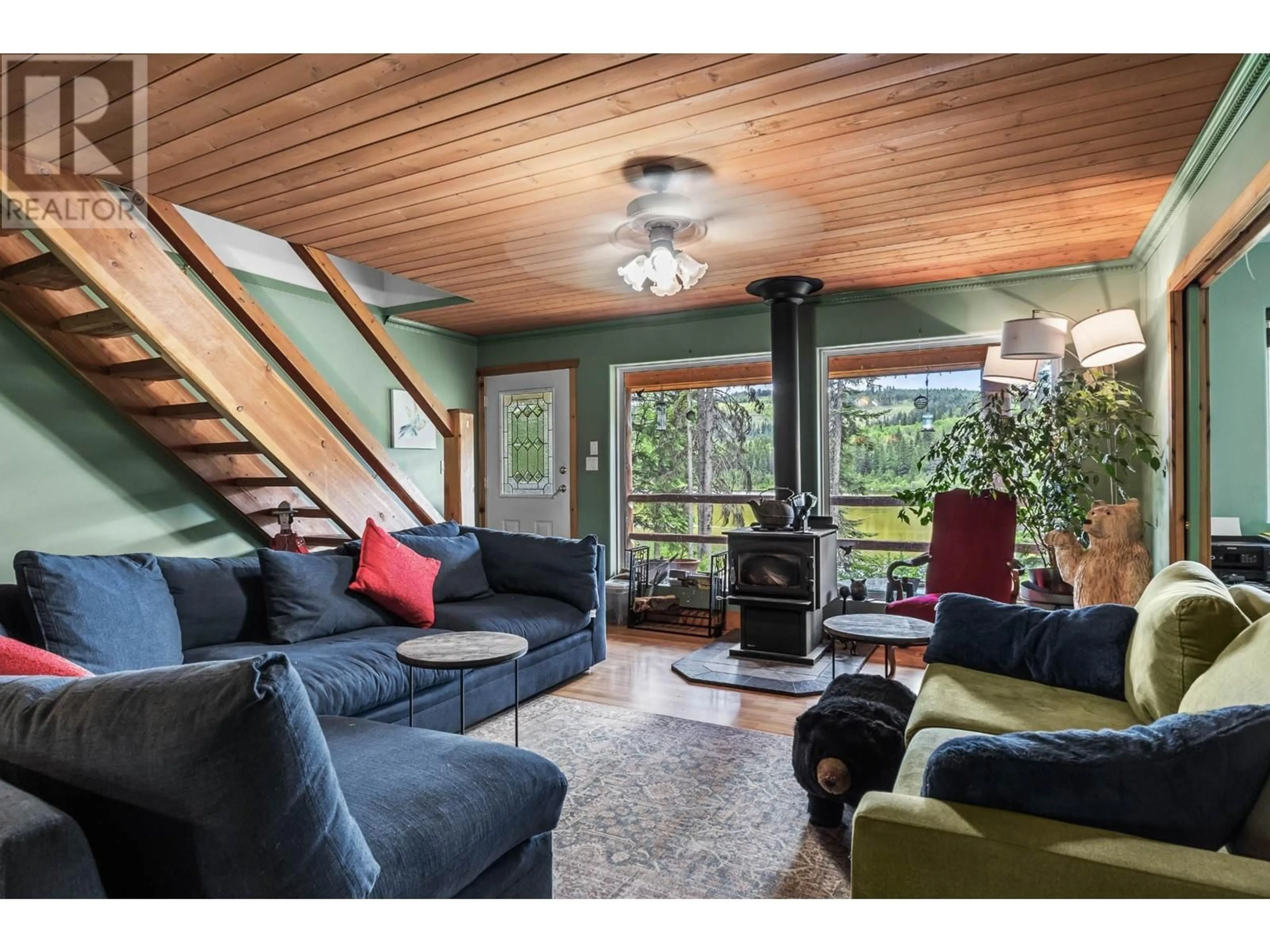 Living room with furniture, wood/laminate floor for 9993 FINLAY ROAD, Kamloops British Columbia V0E1Z1