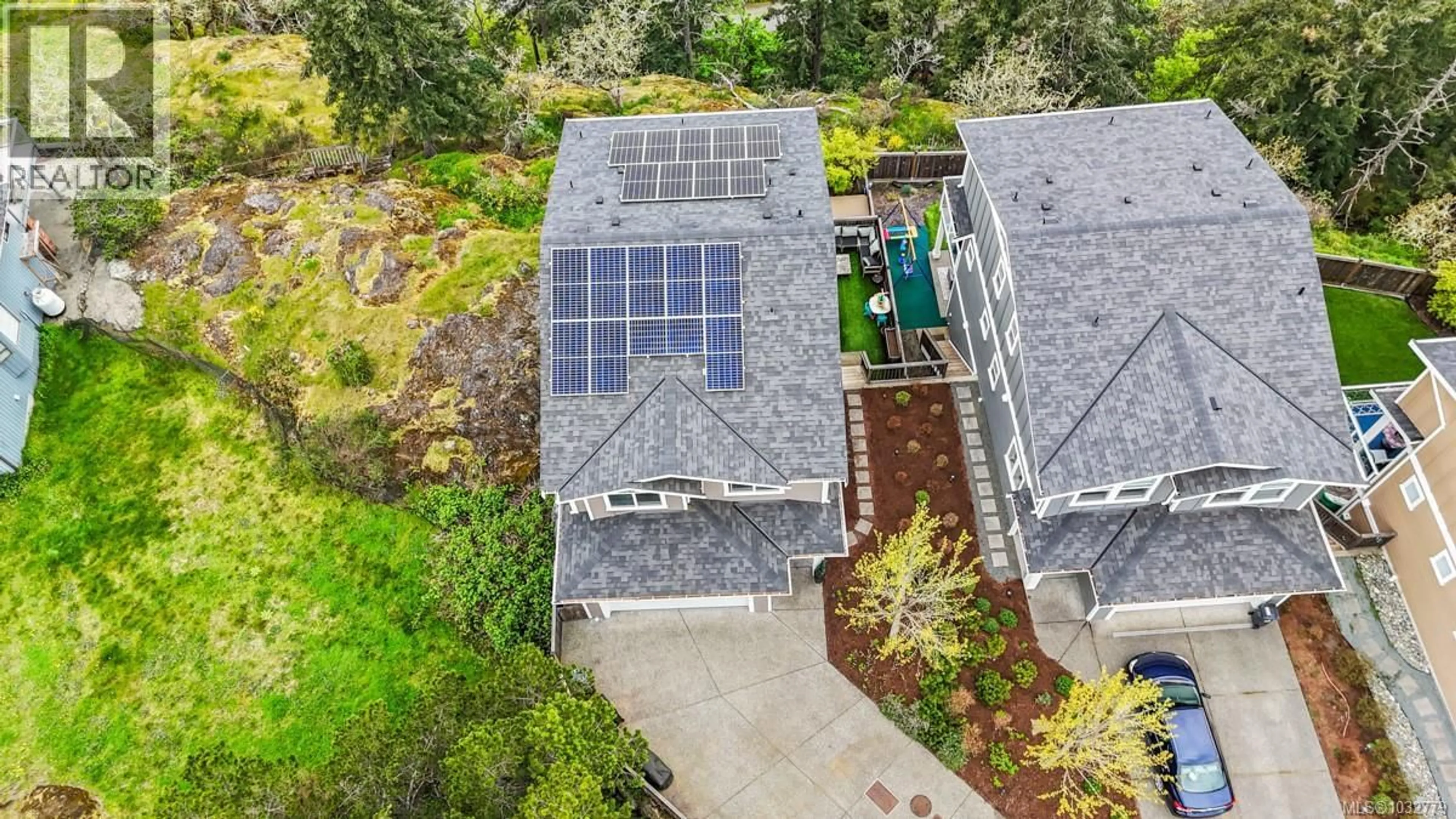 A pic from outside/outdoor area/front of a property/back of a property/a pic from drone, street for 2562 ROSEVISTA PLACE, Langford British Columbia V9B5J6