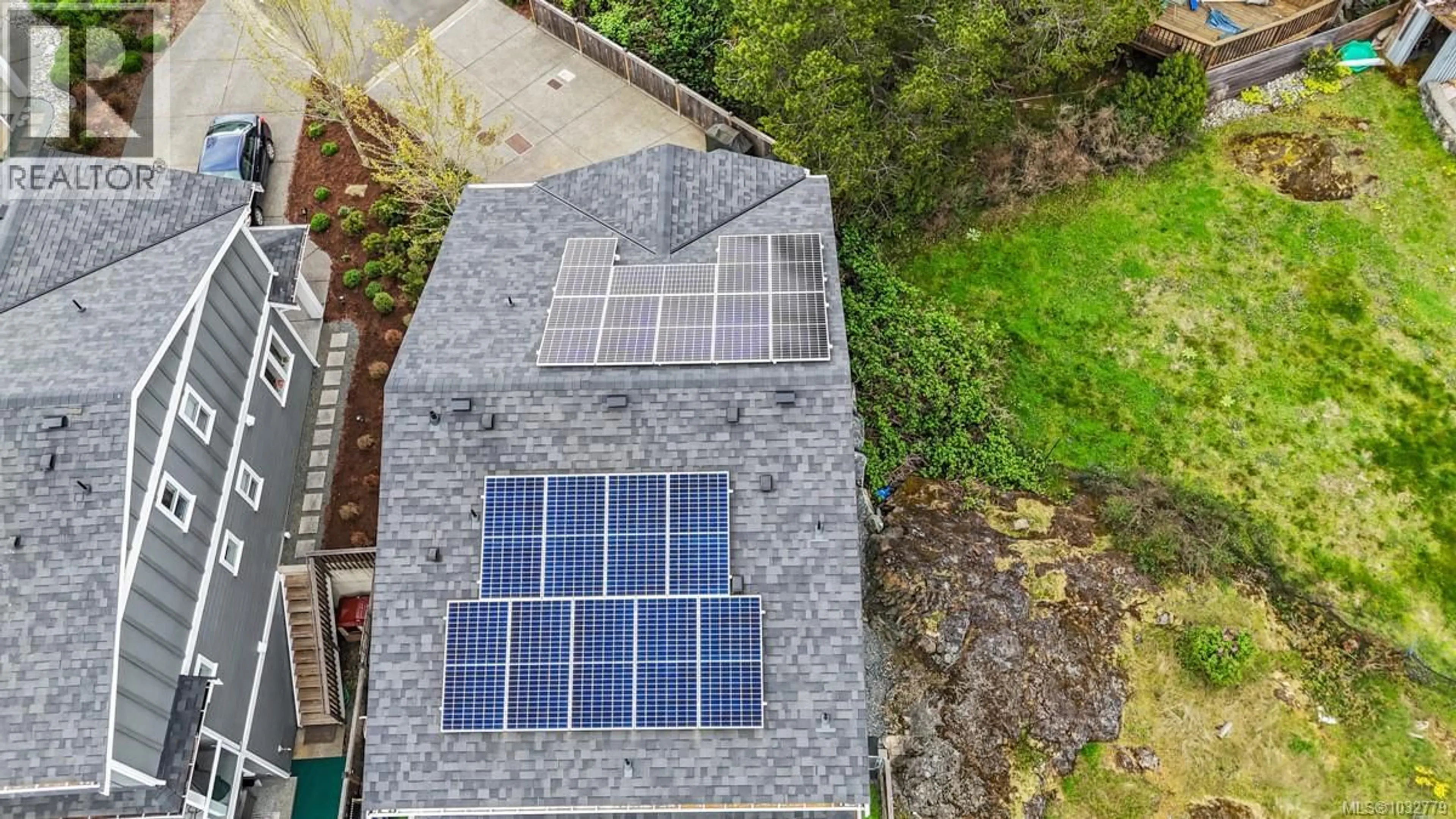 A pic from outside/outdoor area/front of a property/back of a property/a pic from drone, building for 2562 ROSEVISTA PLACE, Langford British Columbia V9B5J6