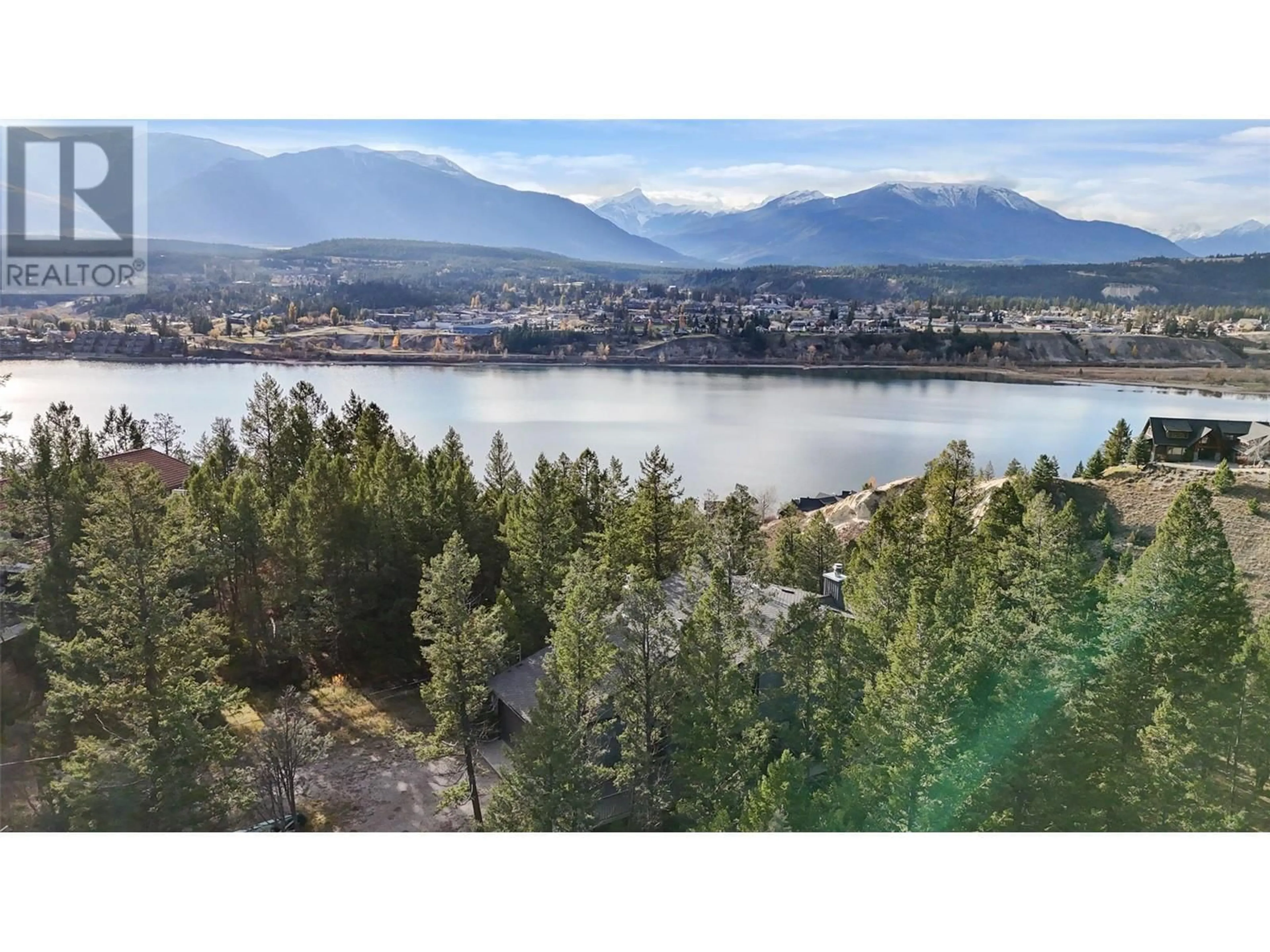 A pic from exterior of the house or condo, the view of lake or river for 621 UPPER LAKEVIEW Road, Windermere British Columbia V0A1K3