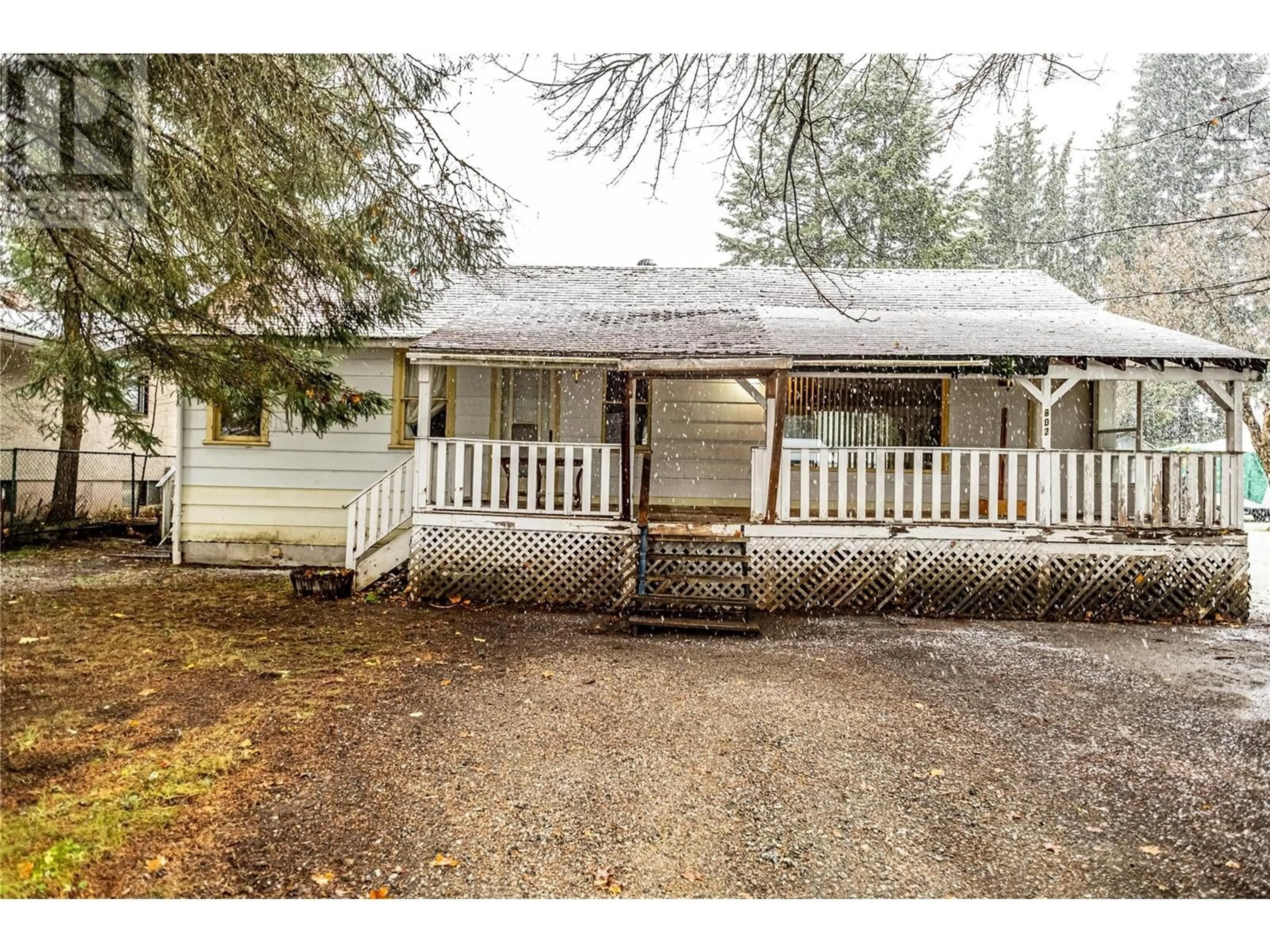 Frontside or backside of a home, cottage for 802 Cottonwood Avenue, Salmo British Columbia V0G1Z0