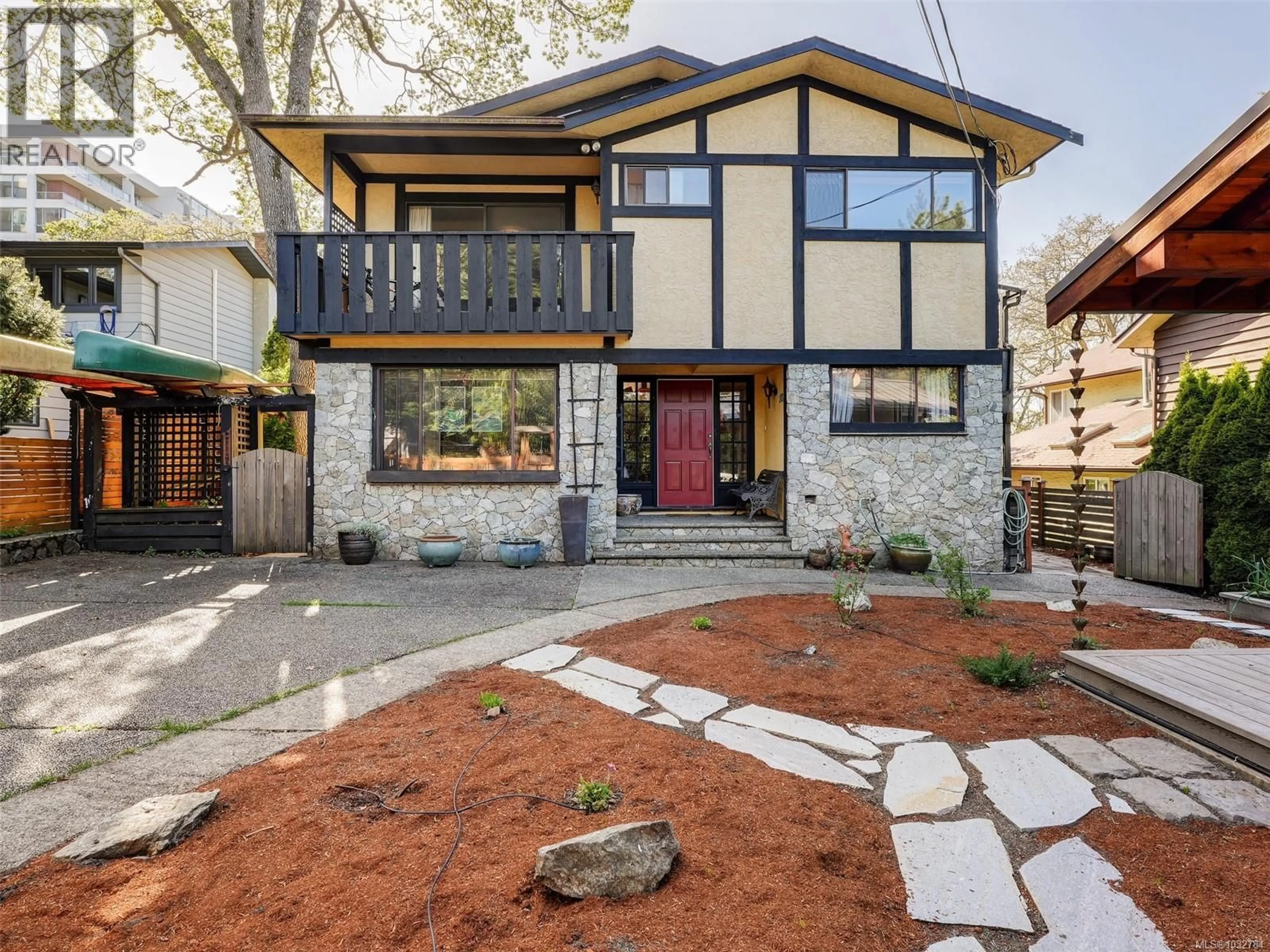 Home with brick exterior material, street for 1018 TERRACE AVENUE, Victoria British Columbia V8S3V3