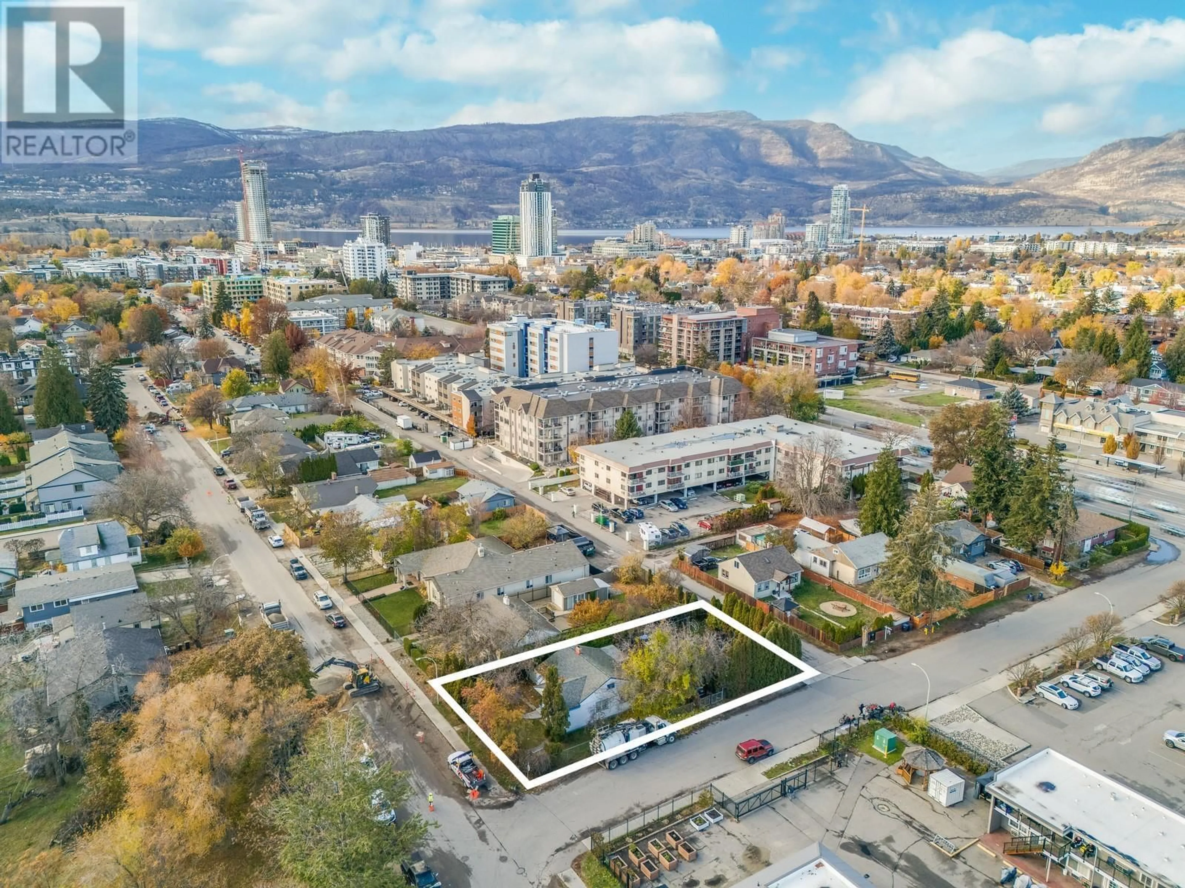 A pic from exterior of the house or condo, the view of city buildings for 1054 Laurier Avenue, Kelowna British Columbia V1Y6B1