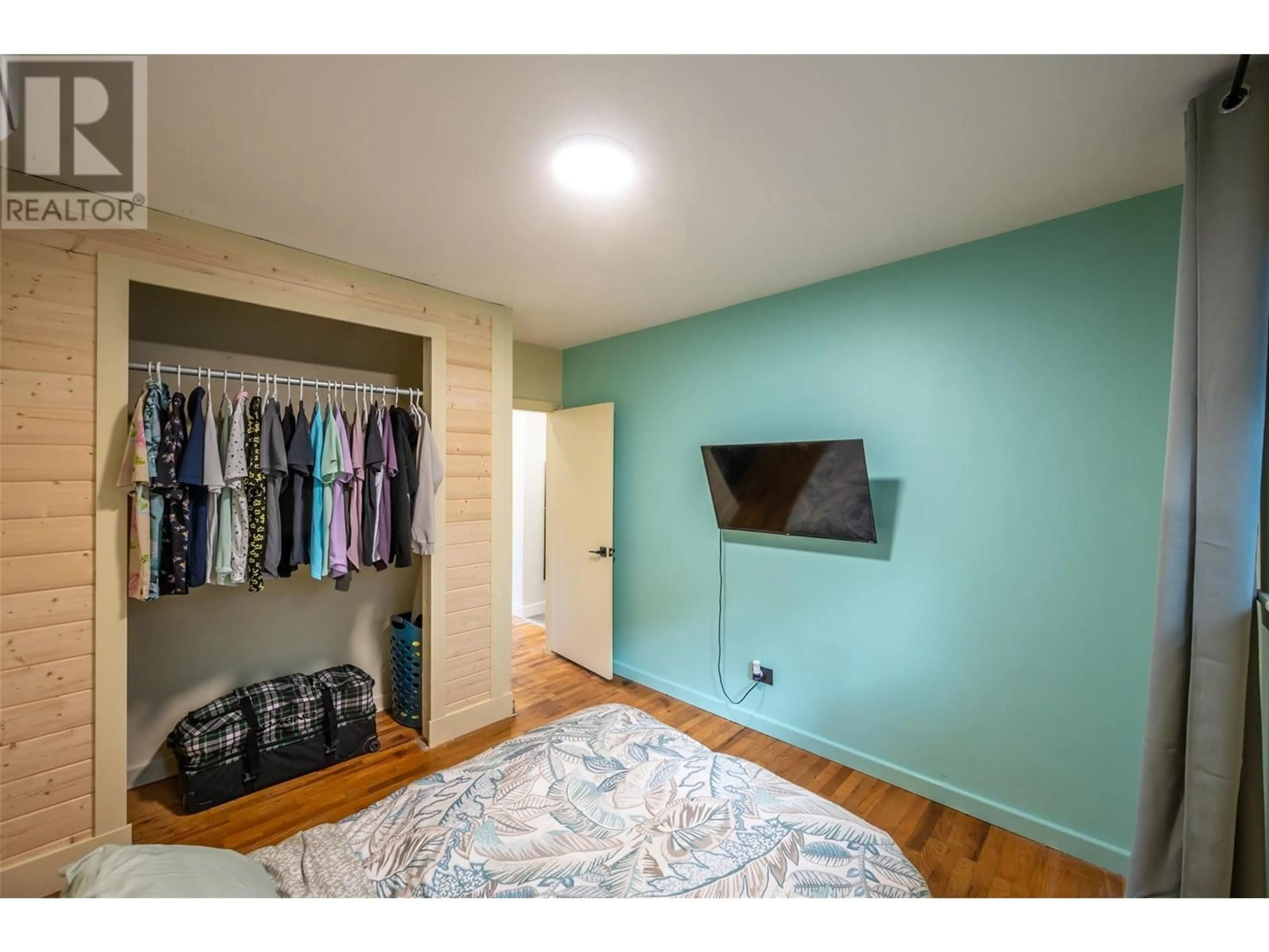 Storage room or clothes room or walk-in closet for 282 Bassett Avenue, Penticton British Columbia V2A5W3