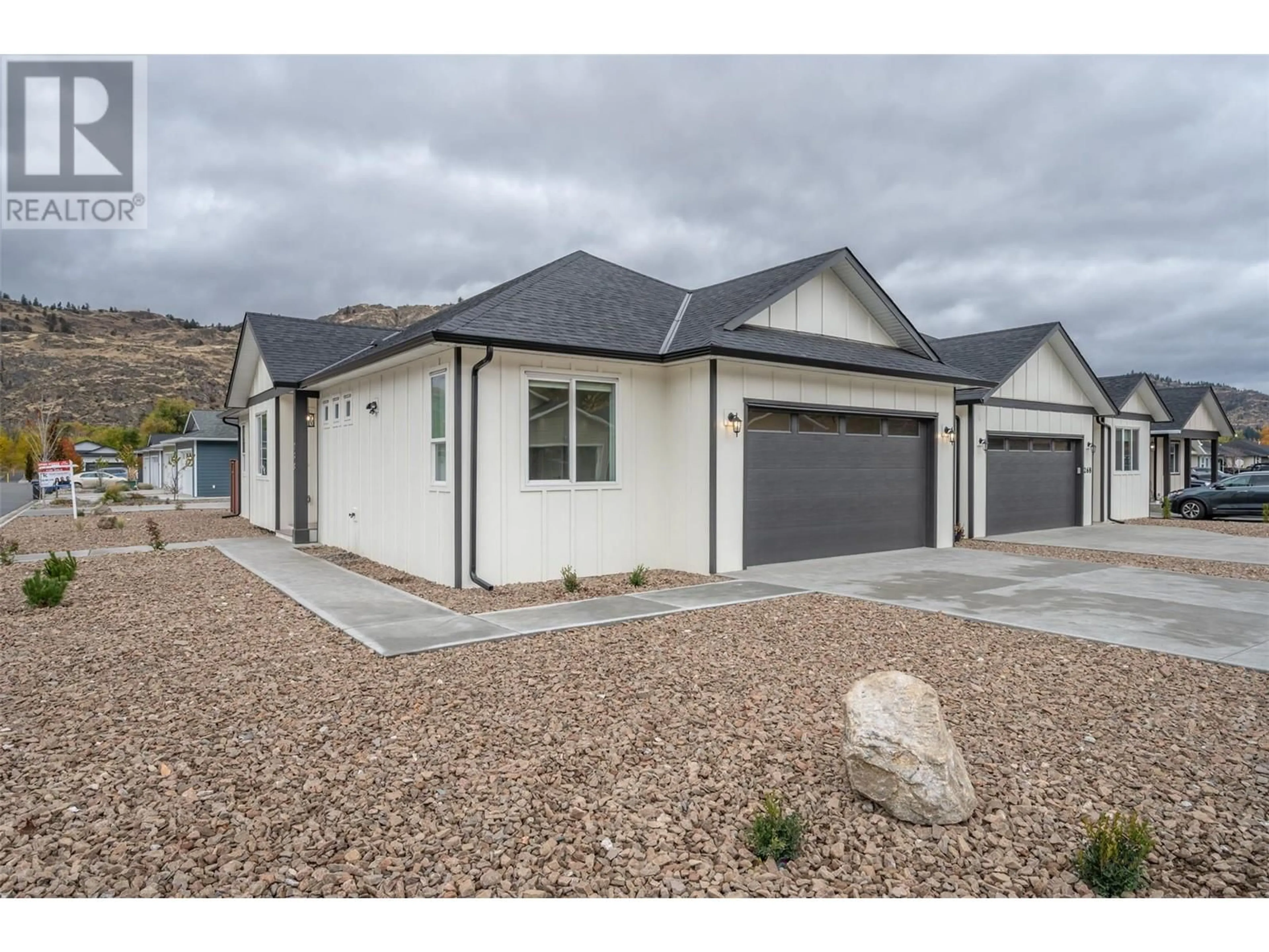 Frontside or backside of a home, the street view for 258 BENTGRASS Avenue, Oliver British Columbia V0H1T3