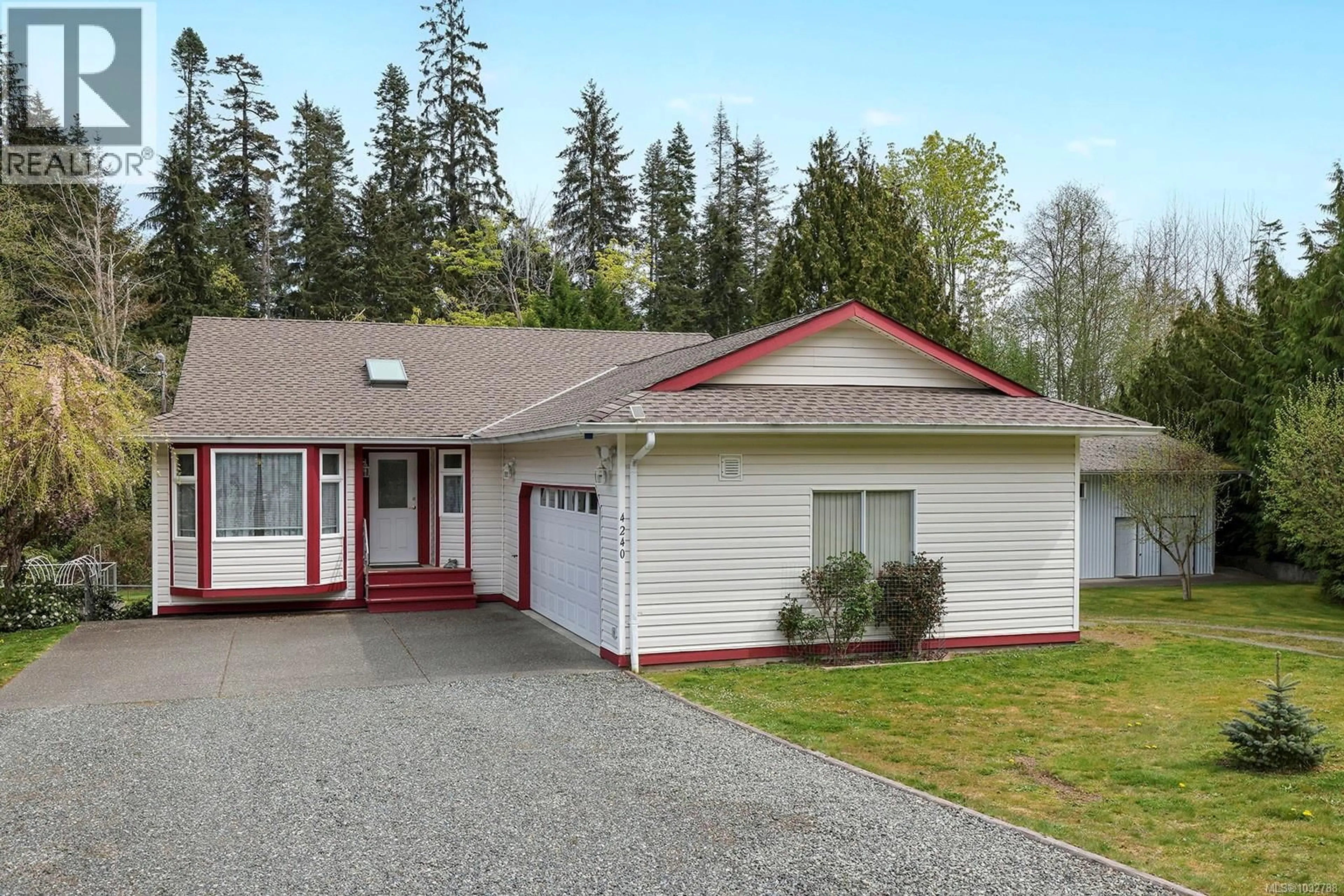 Home with vinyl exterior material, street for 4240 BRIARDALE ROAD, Courtenay British Columbia V9N9R6