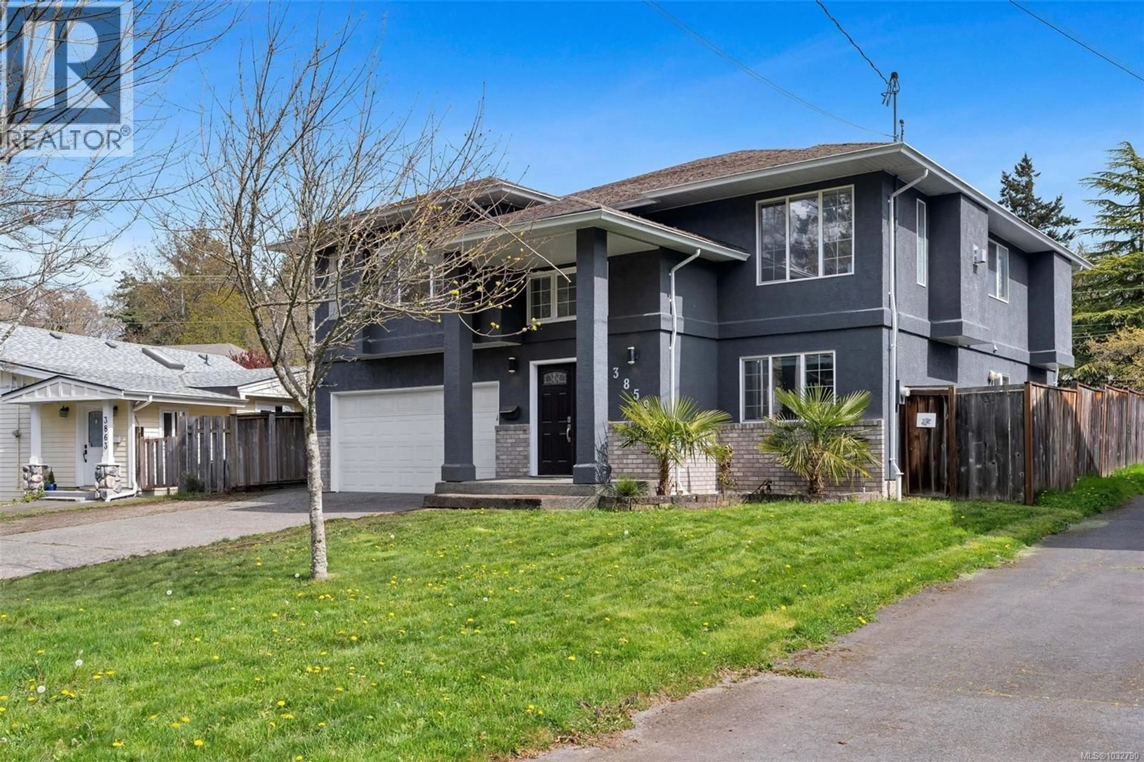 Home with vinyl exterior material, street for 3859 EPSOM DRIVE, Saanich British Columbia V8P3S8