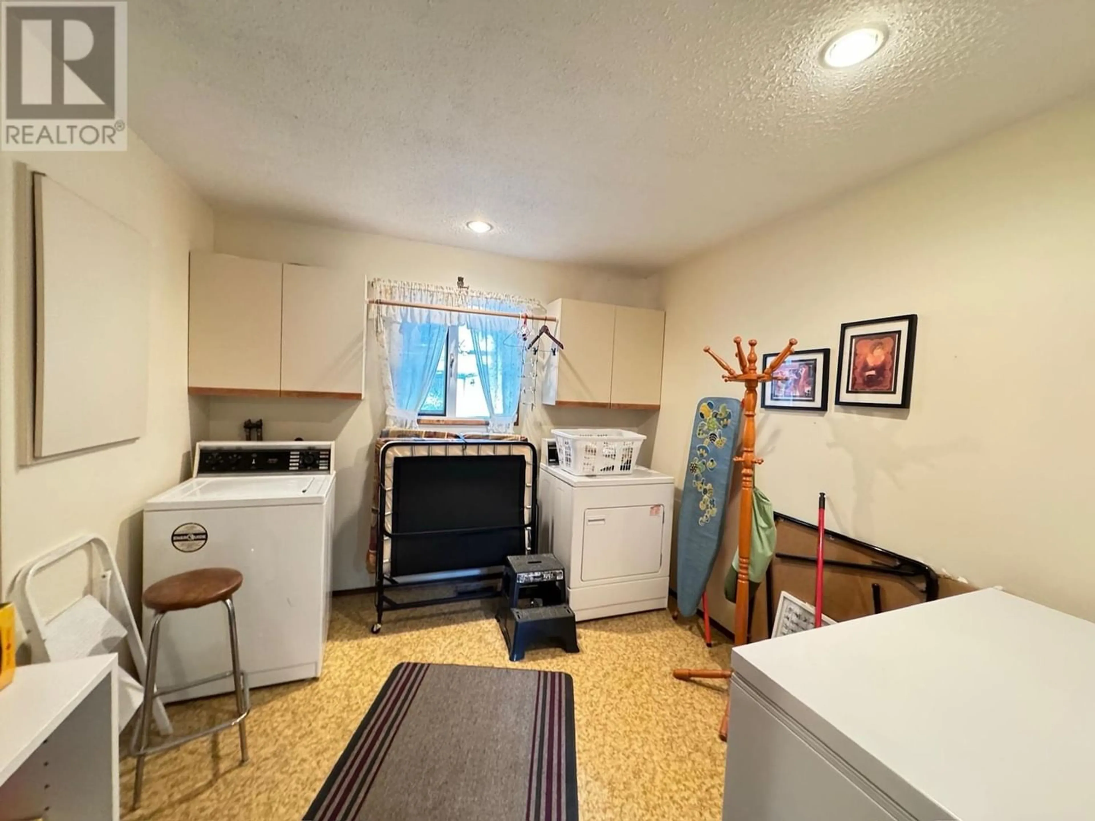 Kitchen, unknown floor, cottage for 10417 Victoria Road S, Summerland British Columbia V0H1Z2