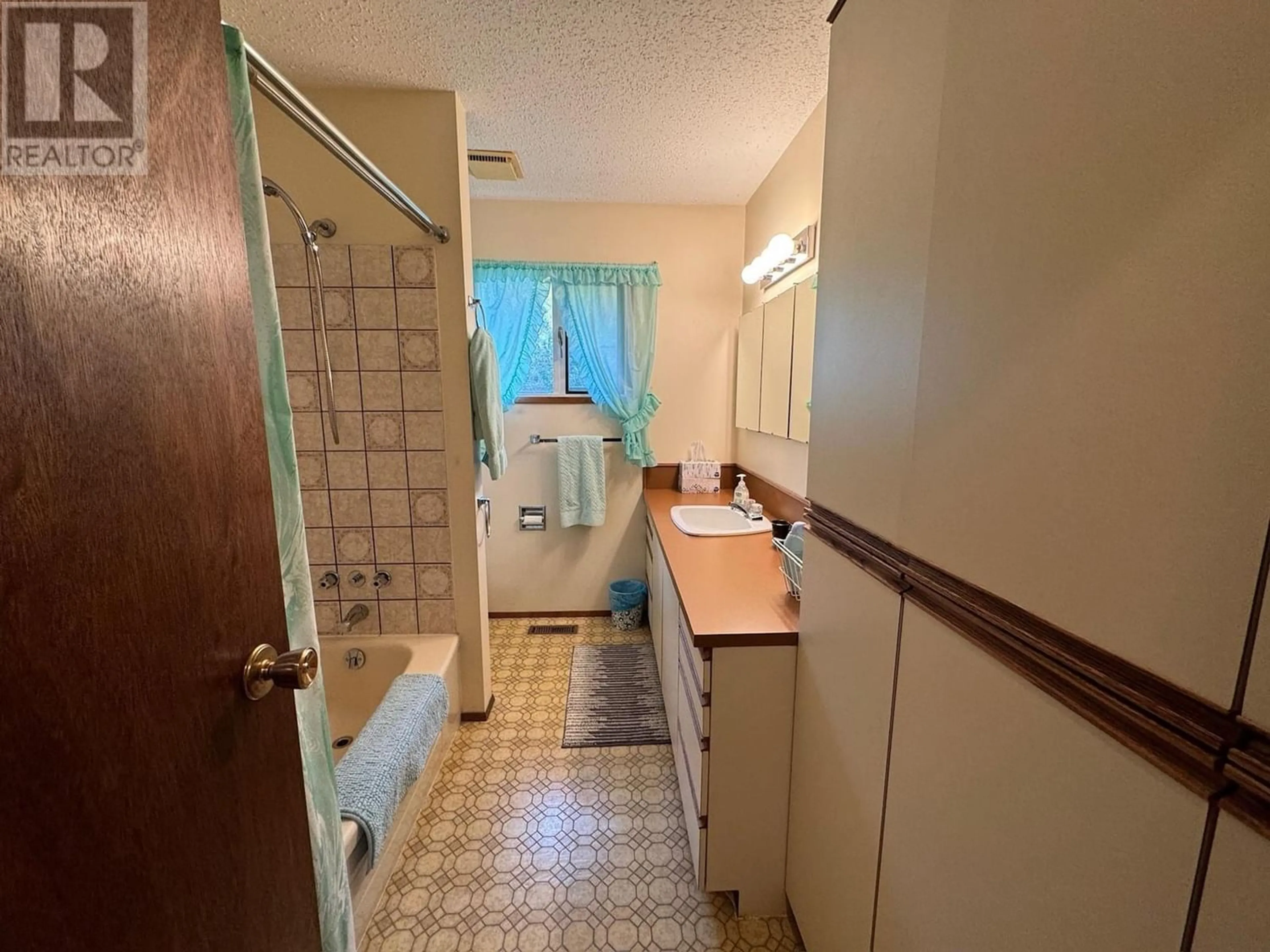 Bathroom, unknown floor for 10417 Victoria Road S, Summerland British Columbia V0H1Z2