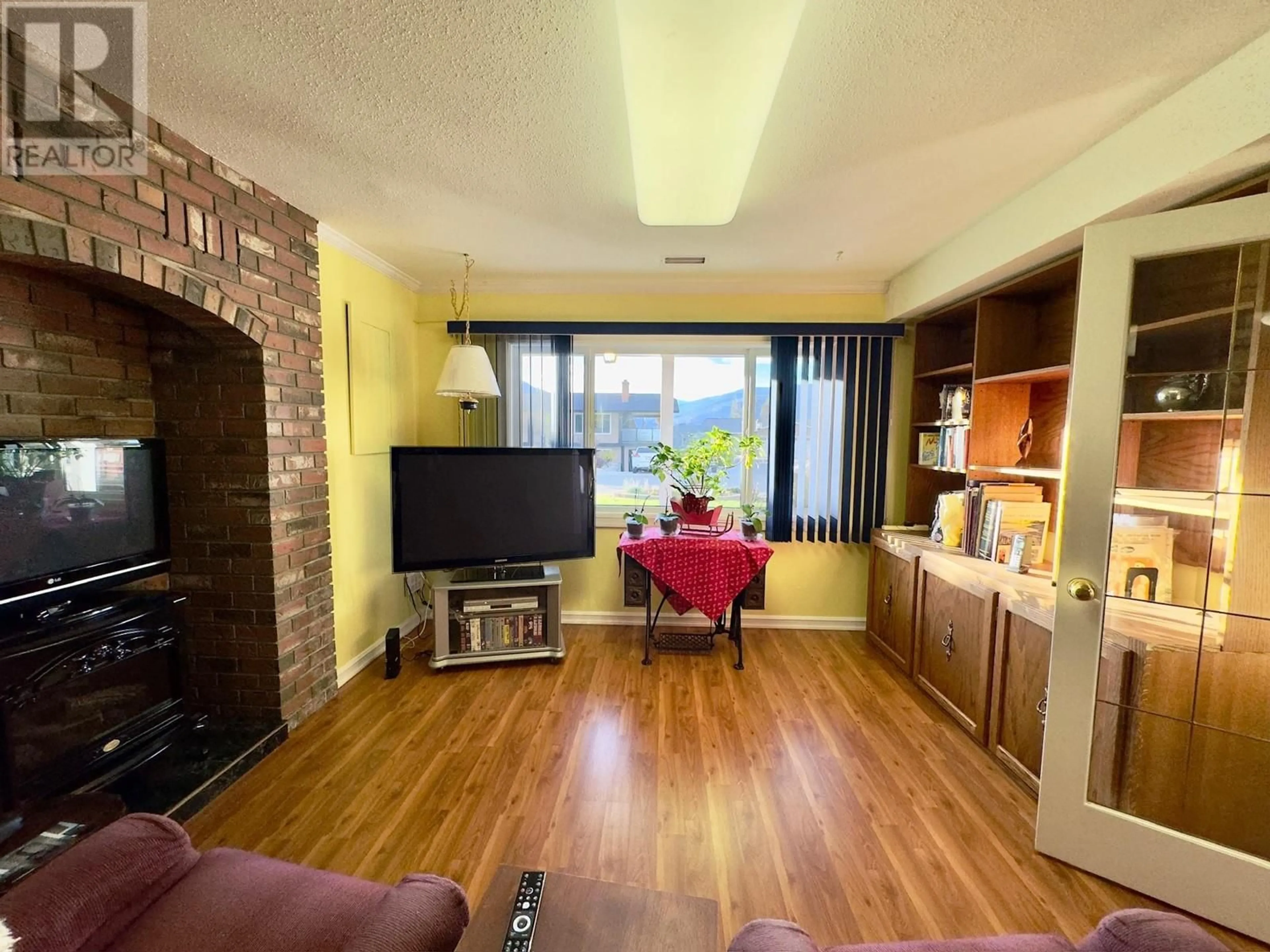 Living room, wood floors for 112 Wiltse Place, Penticton British Columbia V2A7V6