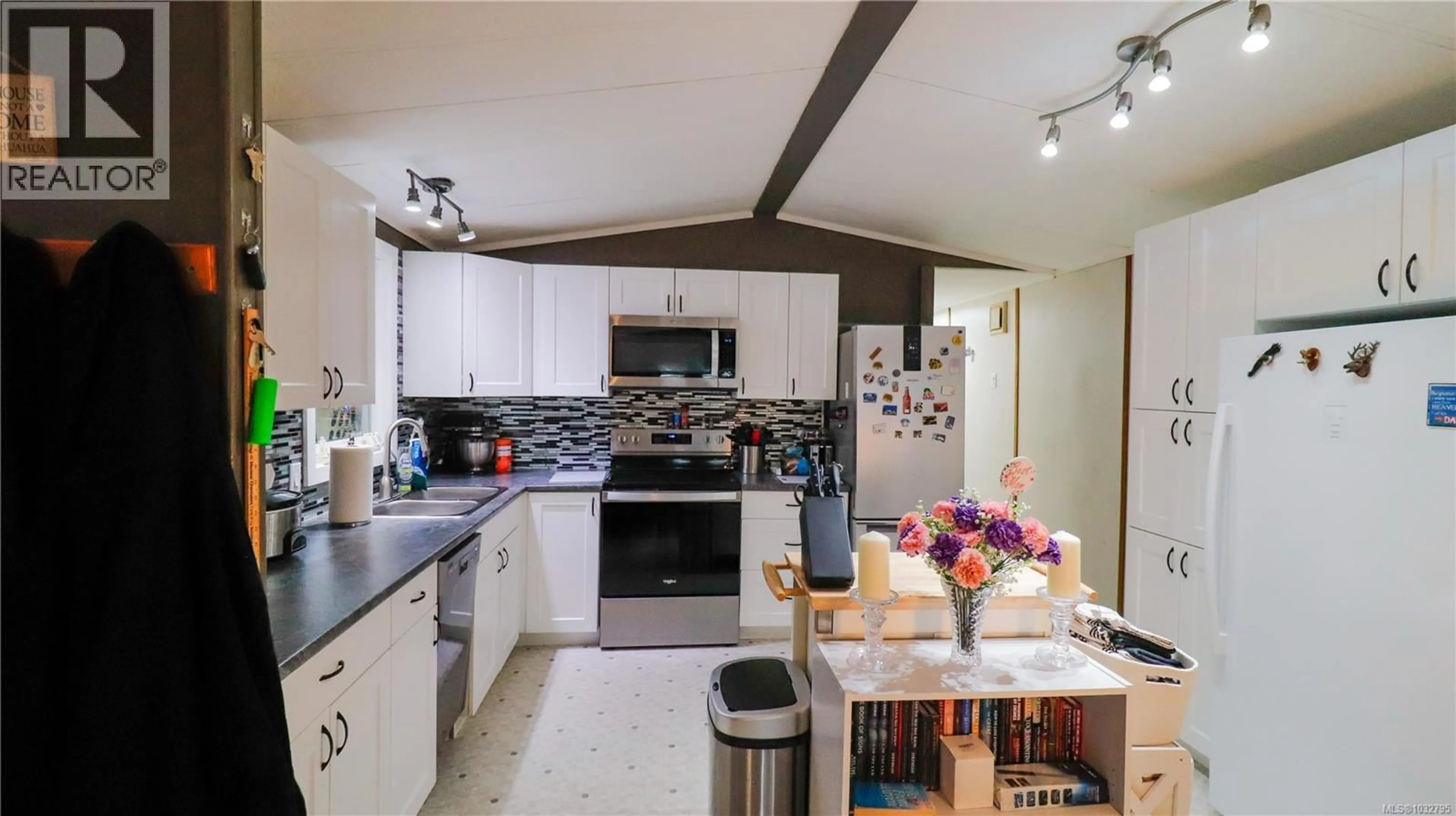 Open concept kitchen, ceramic/tile floor for 2 - 1655 ALBERNI HIGHWAY, Port Alberni British Columbia V9Y8G8