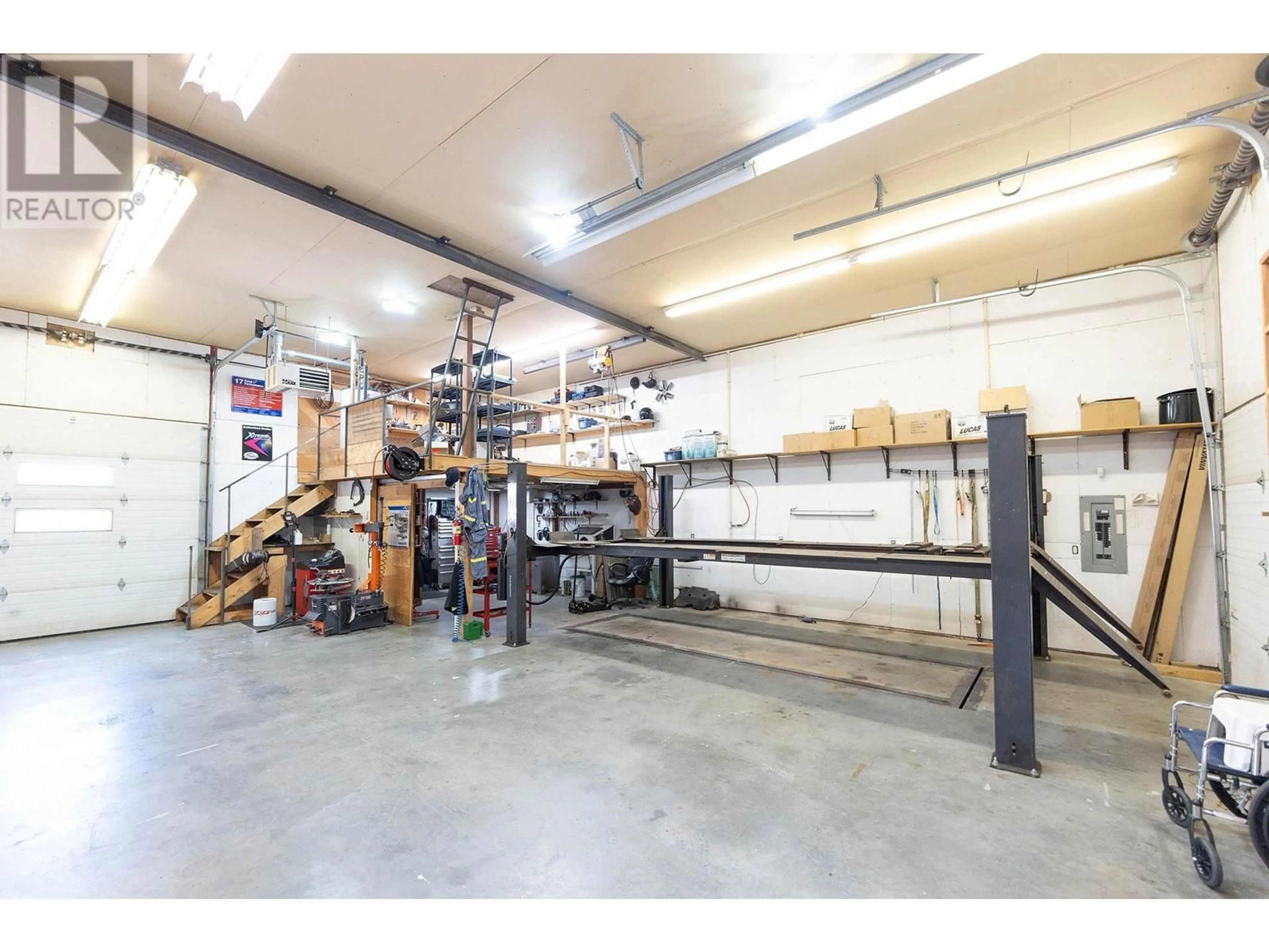 Indoor garage, cement floor for 1406 Huckleberry Drive Lot# 12, Sorrento British Columbia V0E2W1