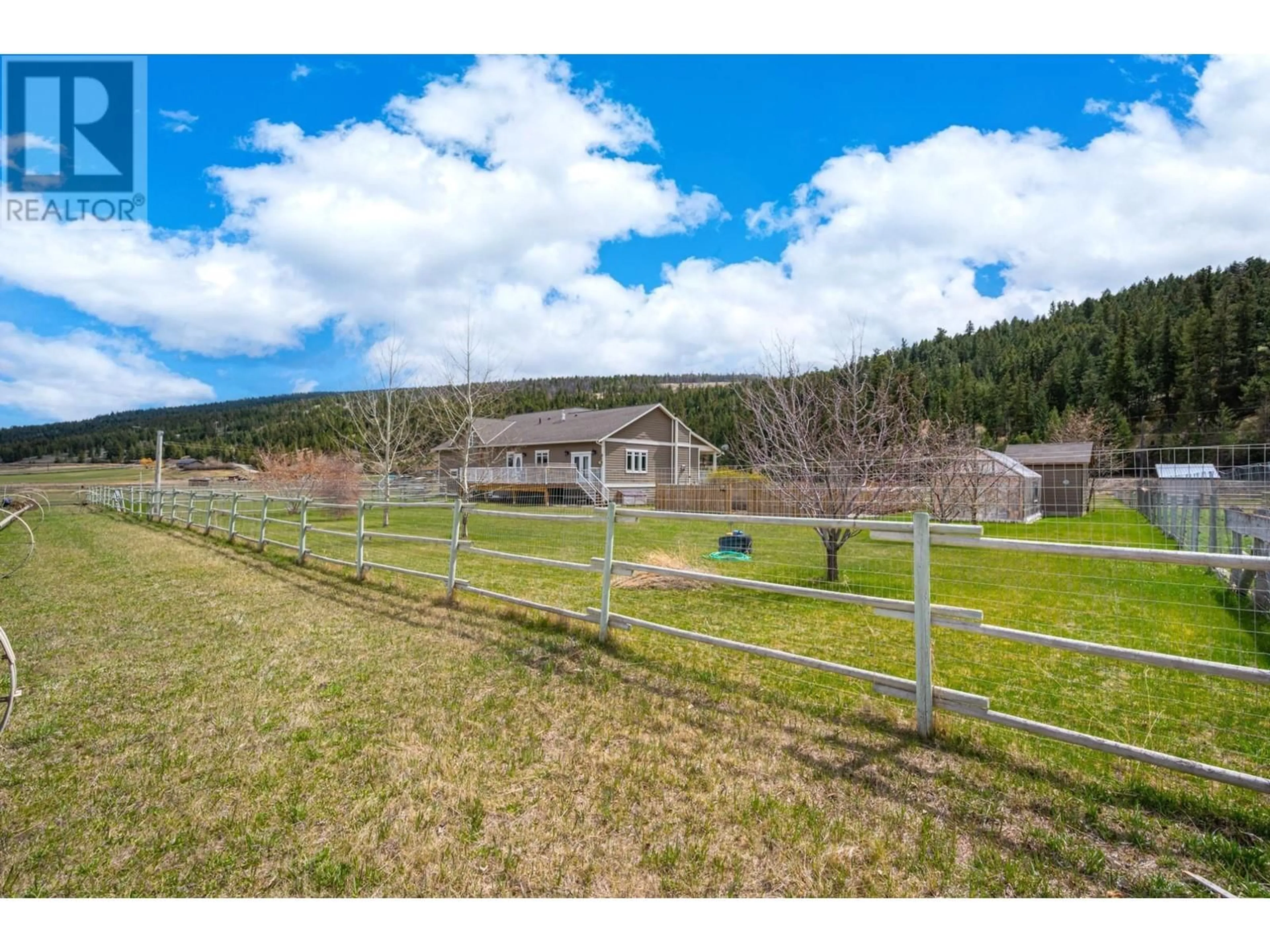 A pic from outside/outdoor area/front of a property/back of a property/a pic from drone, mountain view for 661 LAGOON COURT ROAD, Clinton British Columbia V0K1K0