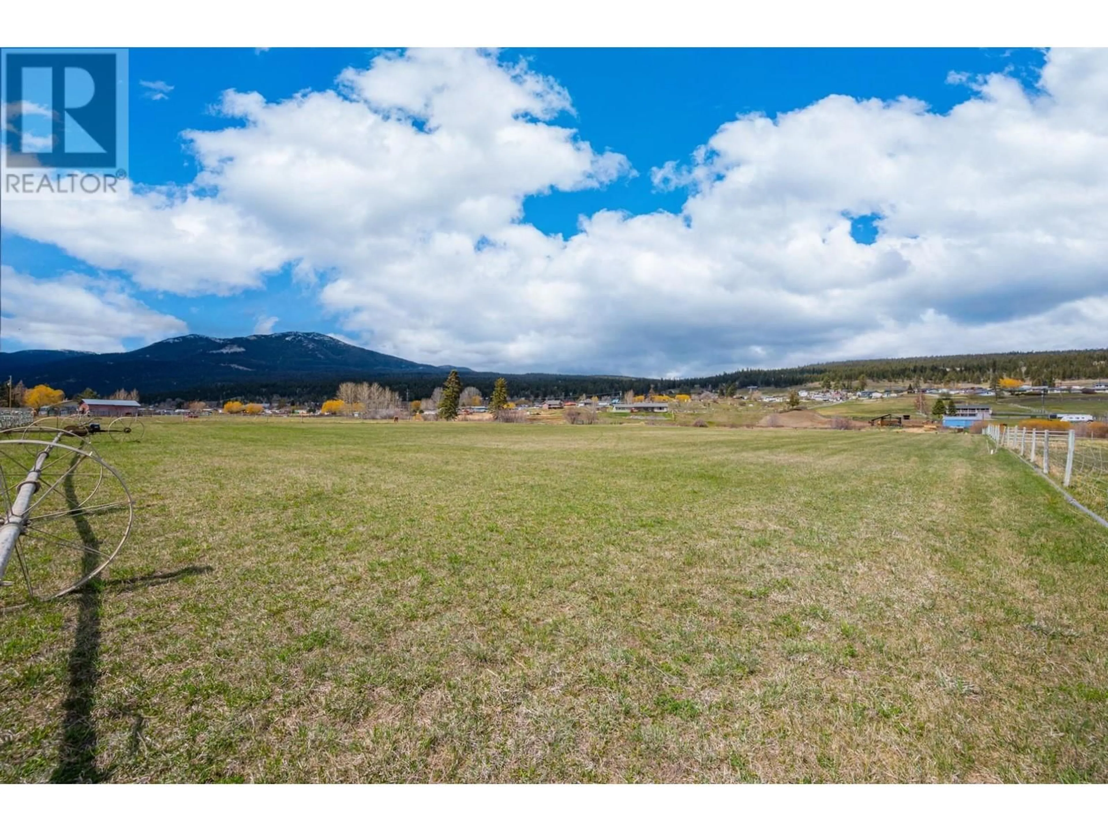 A pic from outside/outdoor area/front of a property/back of a property/a pic from drone, mountain view for 661 LAGOON COURT ROAD, Clinton British Columbia V0K1K0