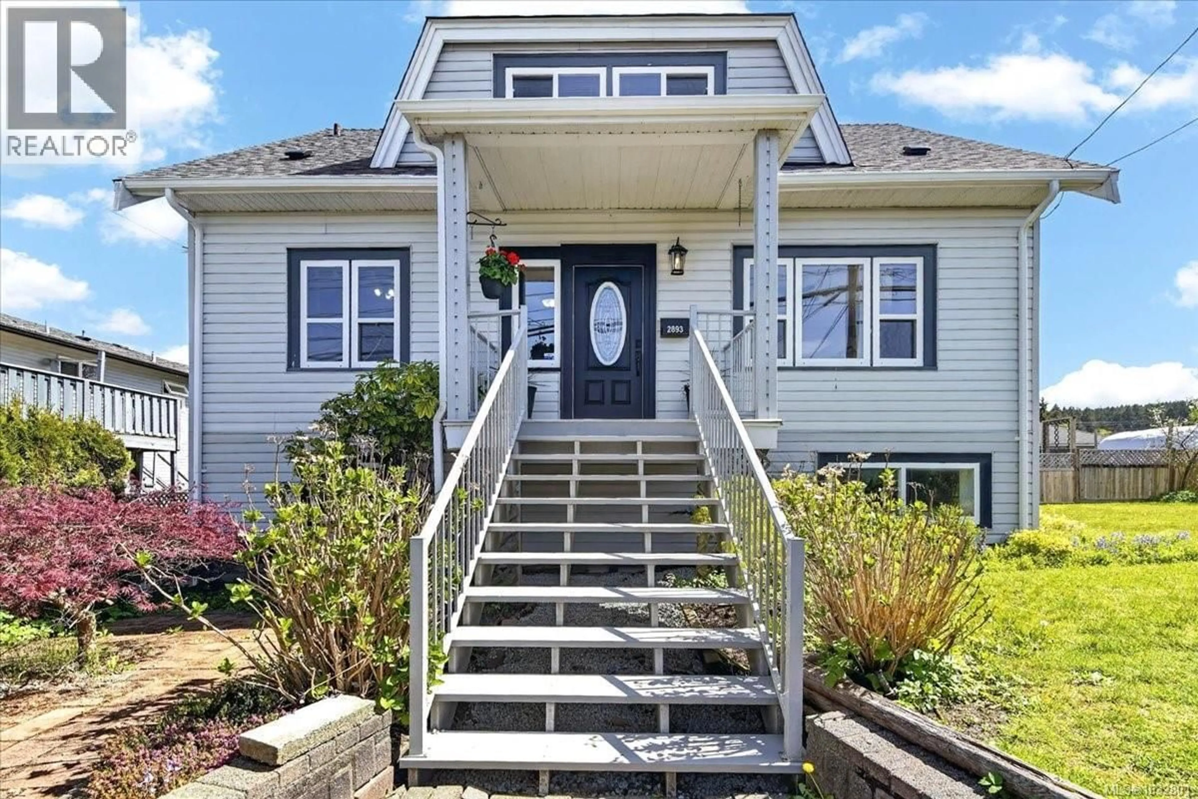 Home with vinyl exterior material, street for 2893 11TH AVENUE, Port Alberni British Columbia V9Y2R4