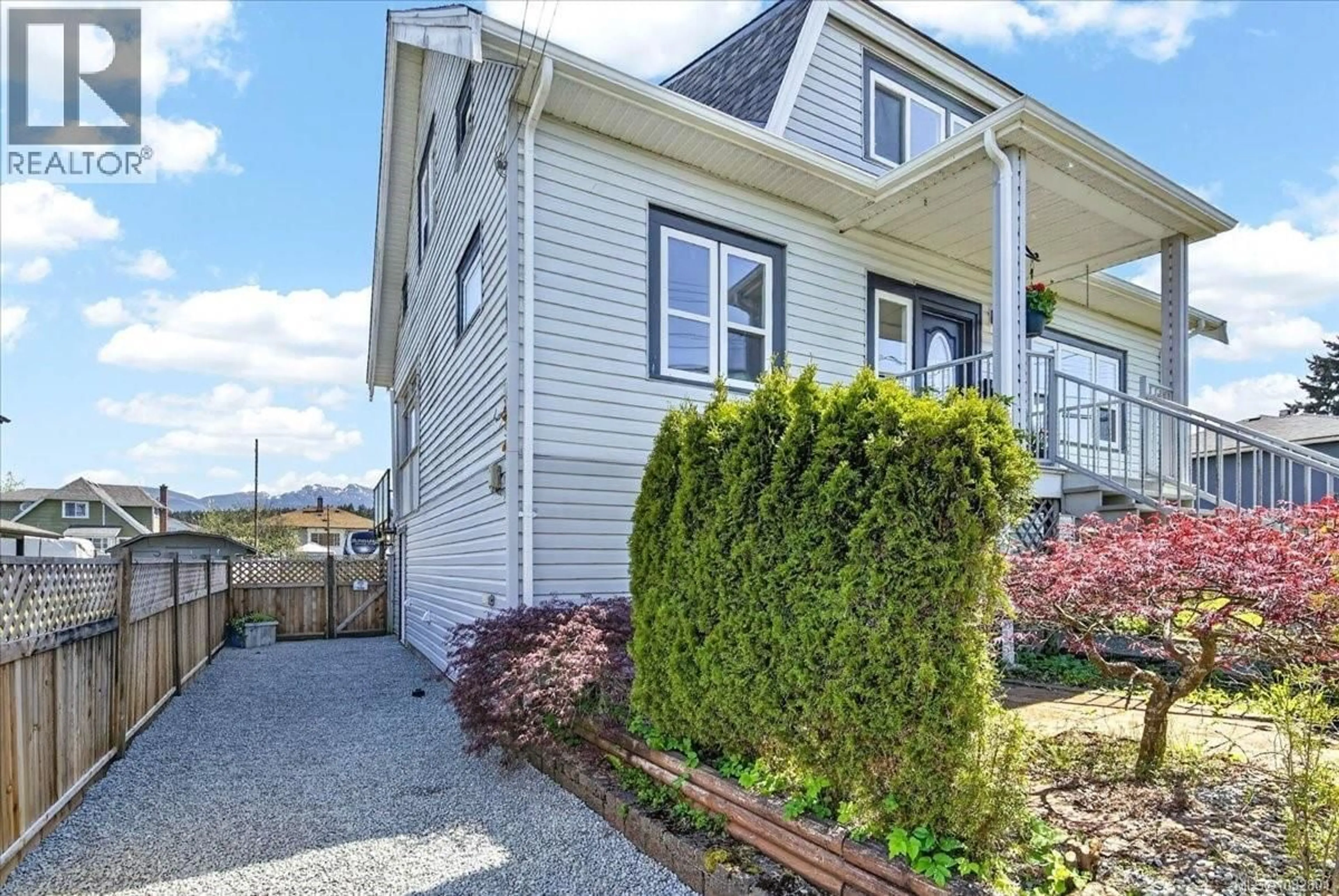 Home with vinyl exterior material, street for 2893 11TH AVENUE, Port Alberni British Columbia V9Y2R4