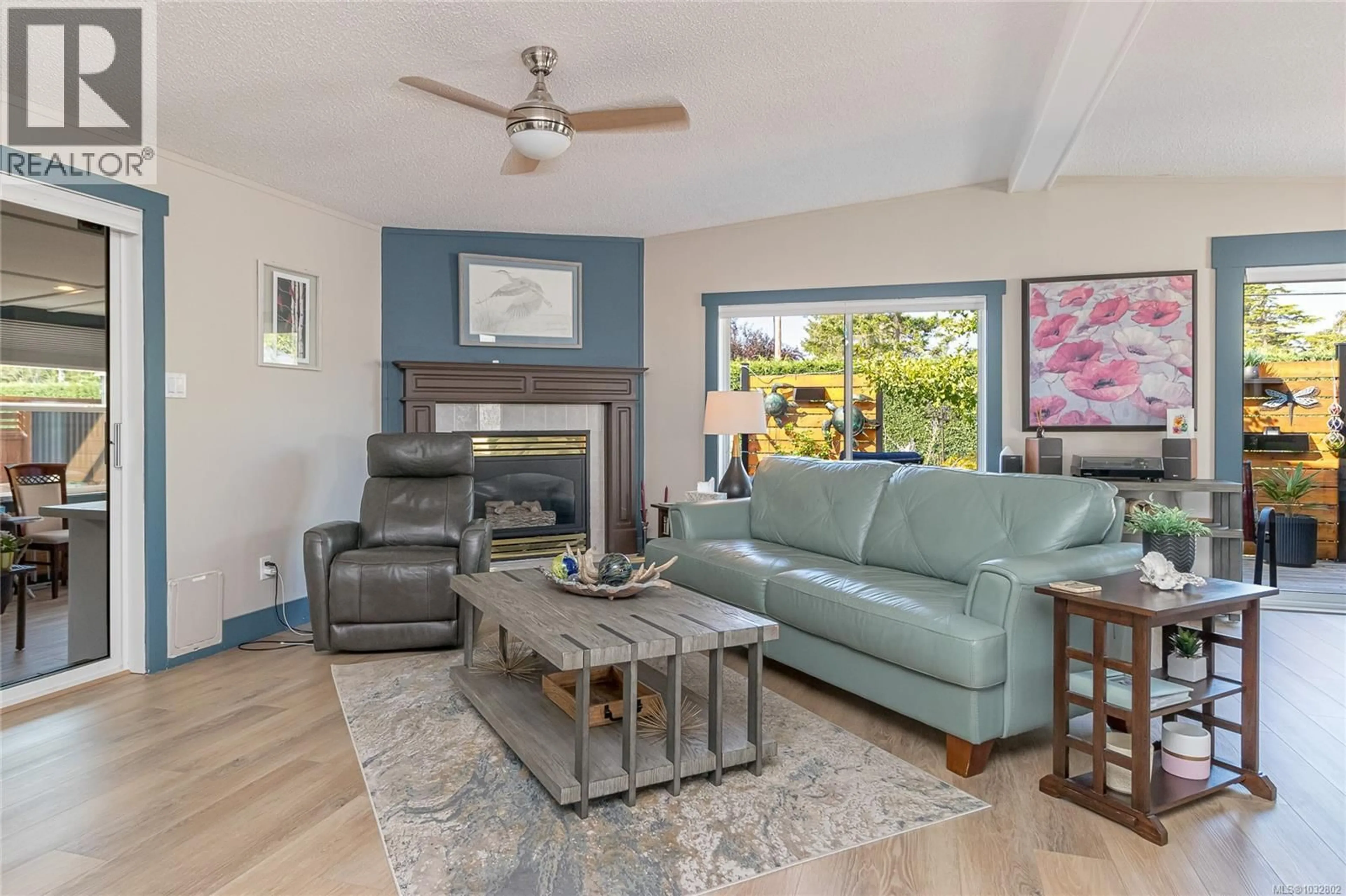 Living room with furniture, unknown for 42 - 450 STANFORD AVENUE EAST, Parksville British Columbia V9P2S8