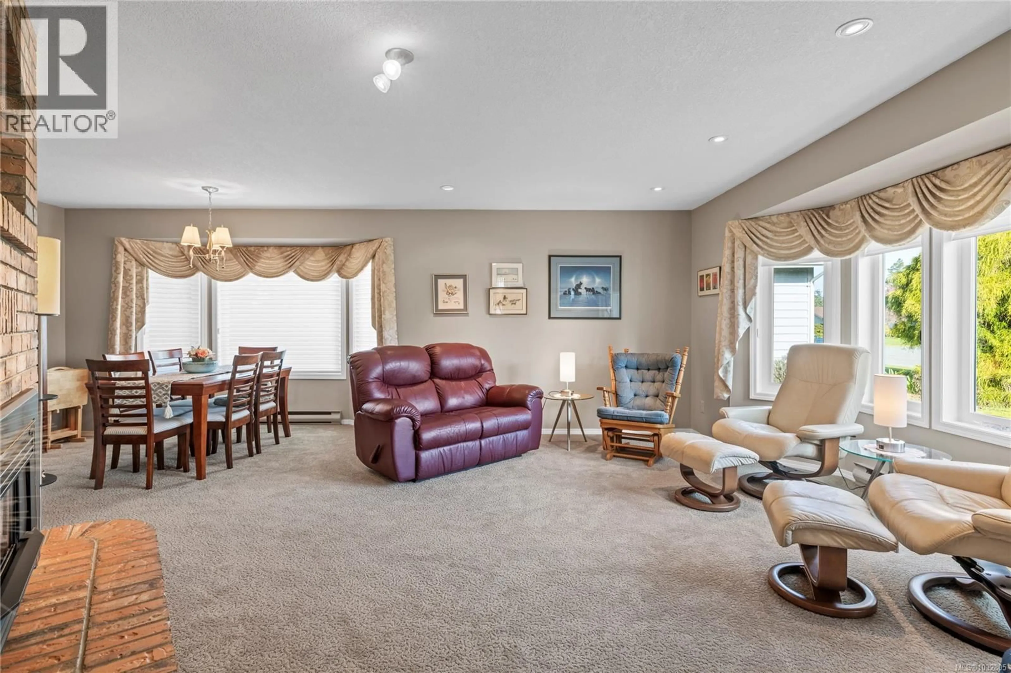 Living room with furniture, unknown for 1314 LANYON DRIVE, Parksville British Columbia V9P1W6