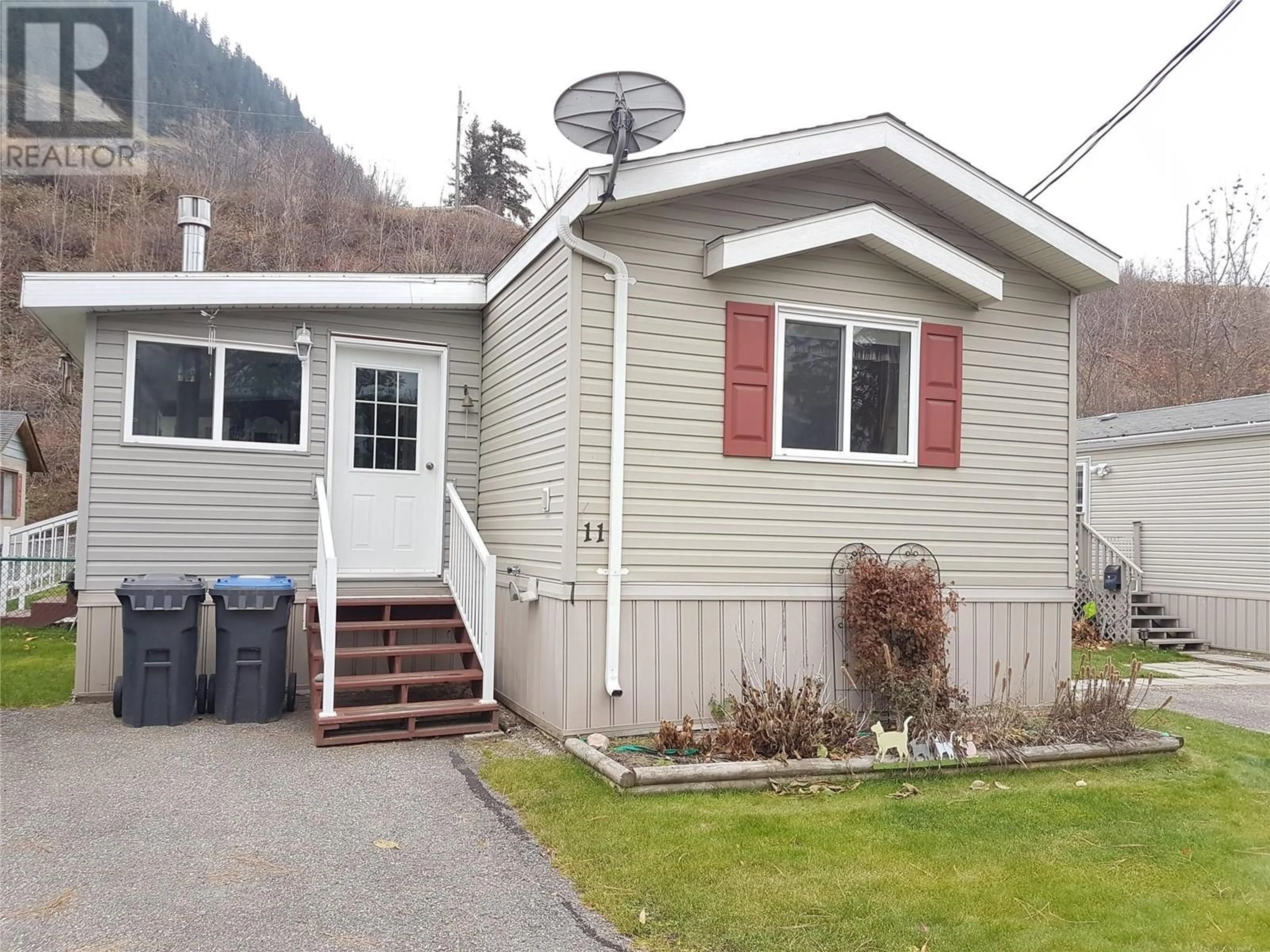 Home with vinyl exterior material for 1250 HILLSIDE Avenue Unit# 11, Chase British Columbia V0E1M0