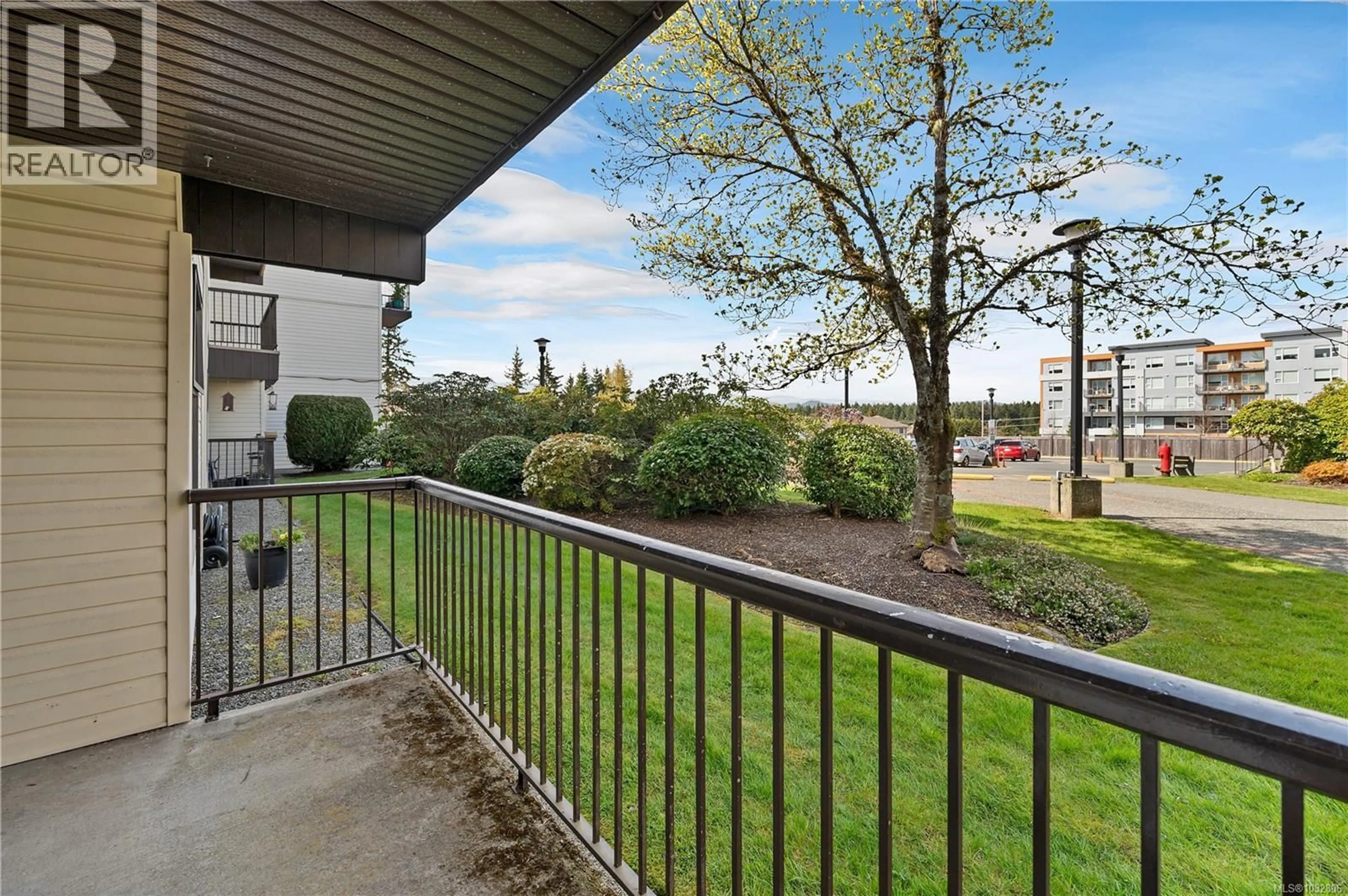 Patio, water/lake/river/ocean view for 113 - 585 DOGWOOD STREET SOUTH, Campbell River British Columbia V9W6T6