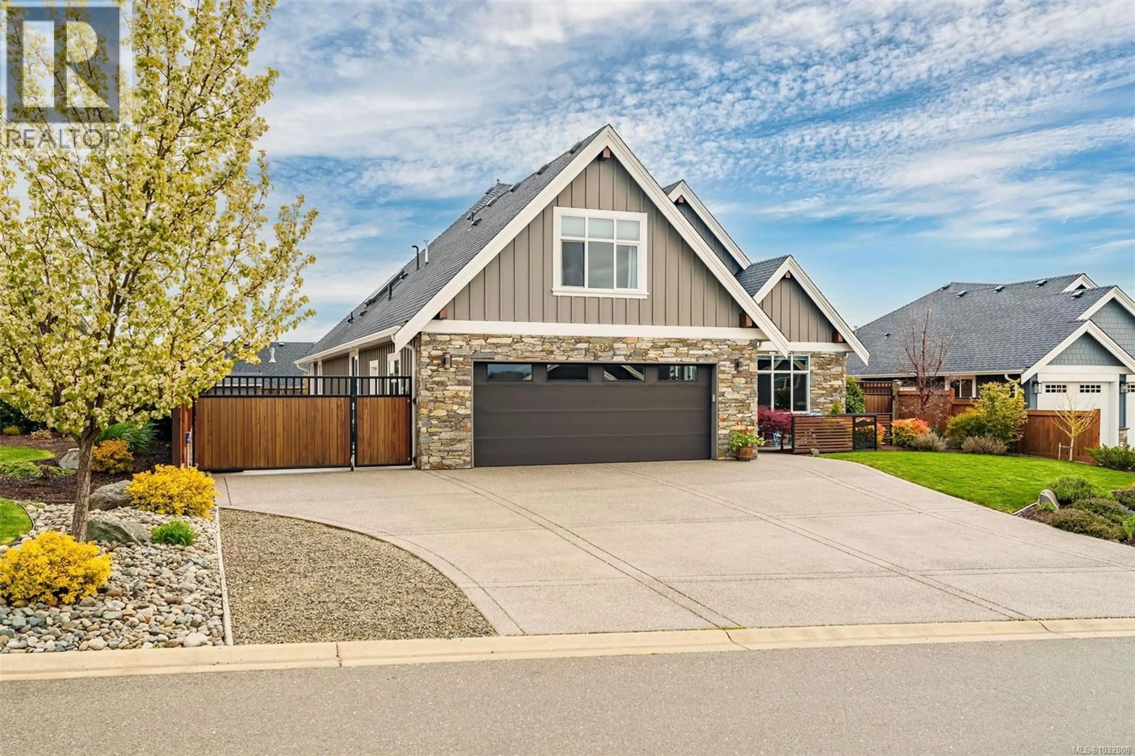 Home with vinyl exterior material, street for 430 RIDGEFIELD DRIVE, Parksville British Columbia V9P0E2