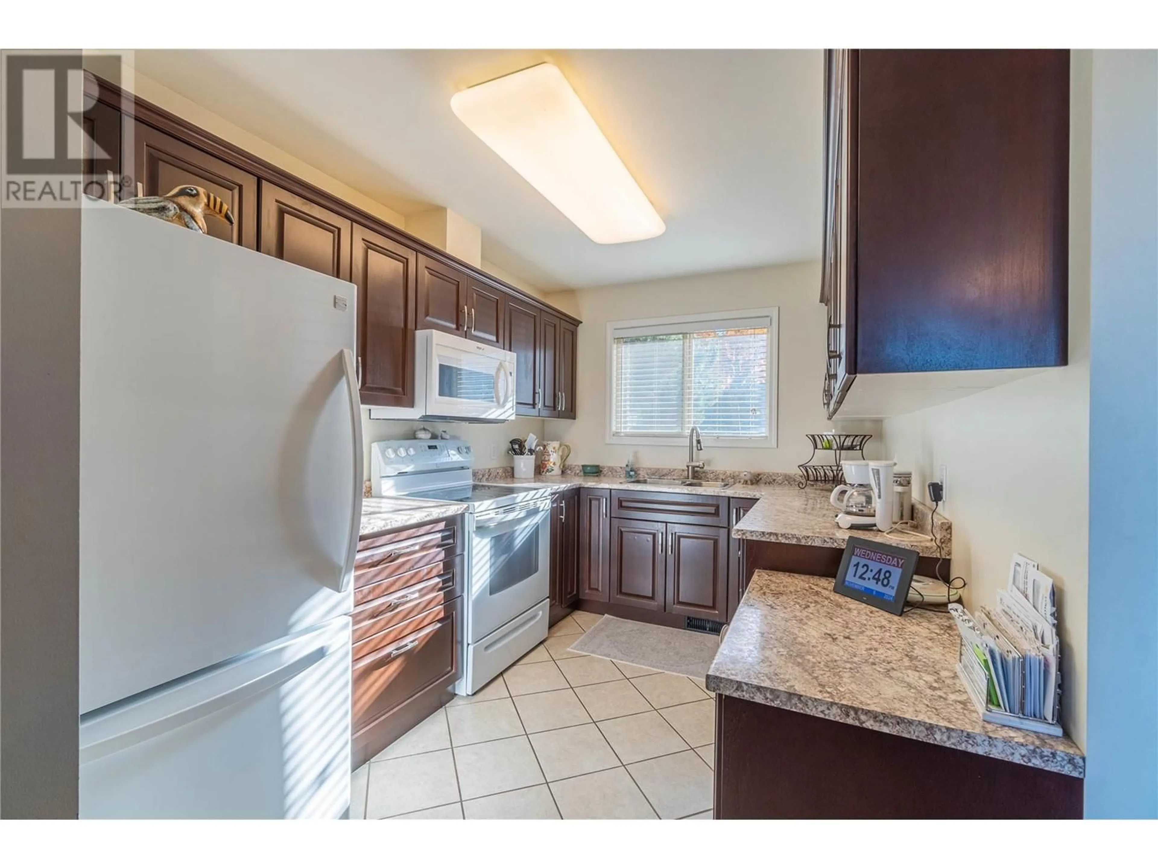 Standard kitchen for 250 Pemberton Terrace Unit# 1, Kamloops British Columbia V2C6A9