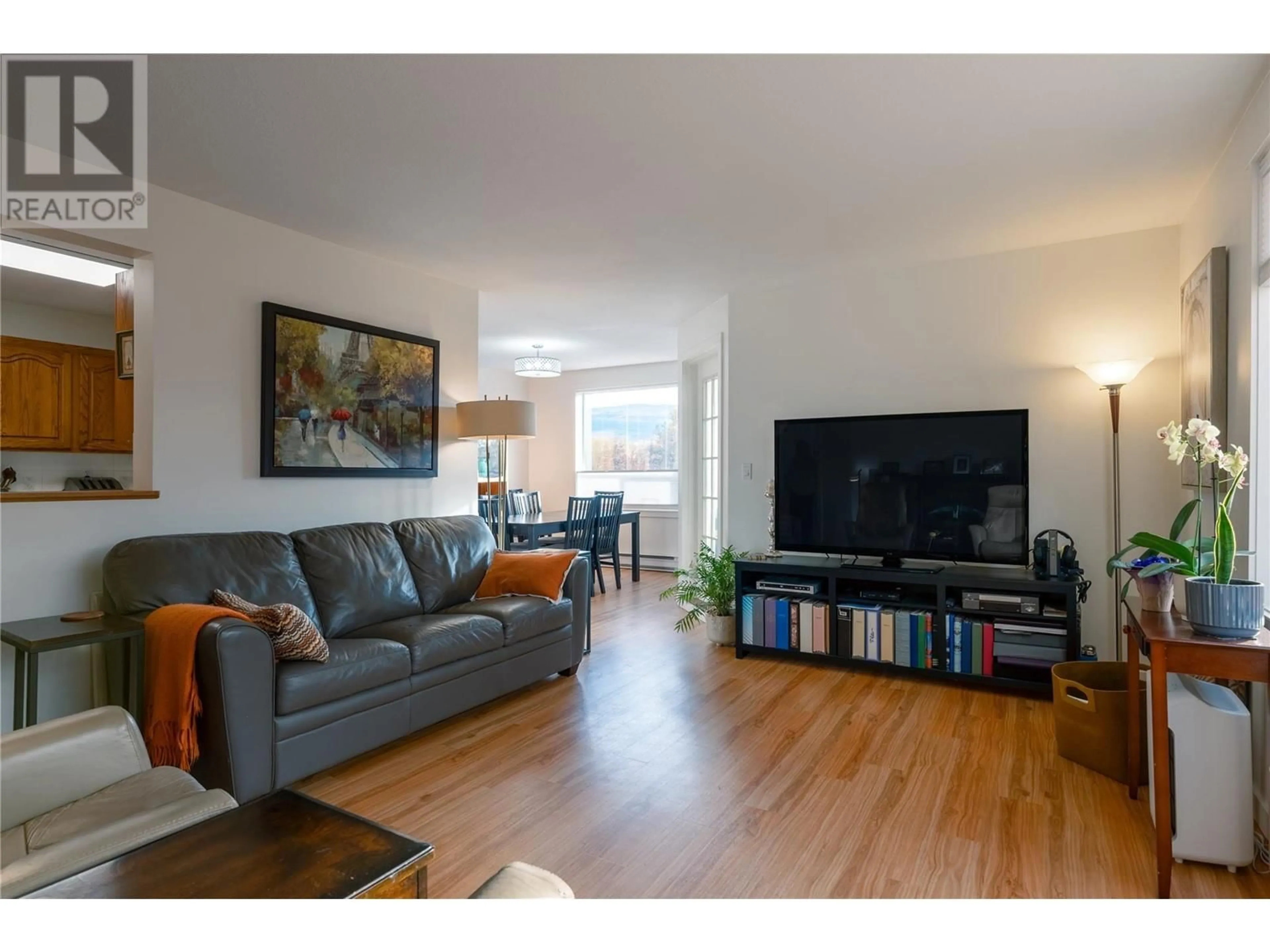 Living room, wood floors for 1329 KLO Road Unit# 215, Kelowna British Columbia V1W3N9