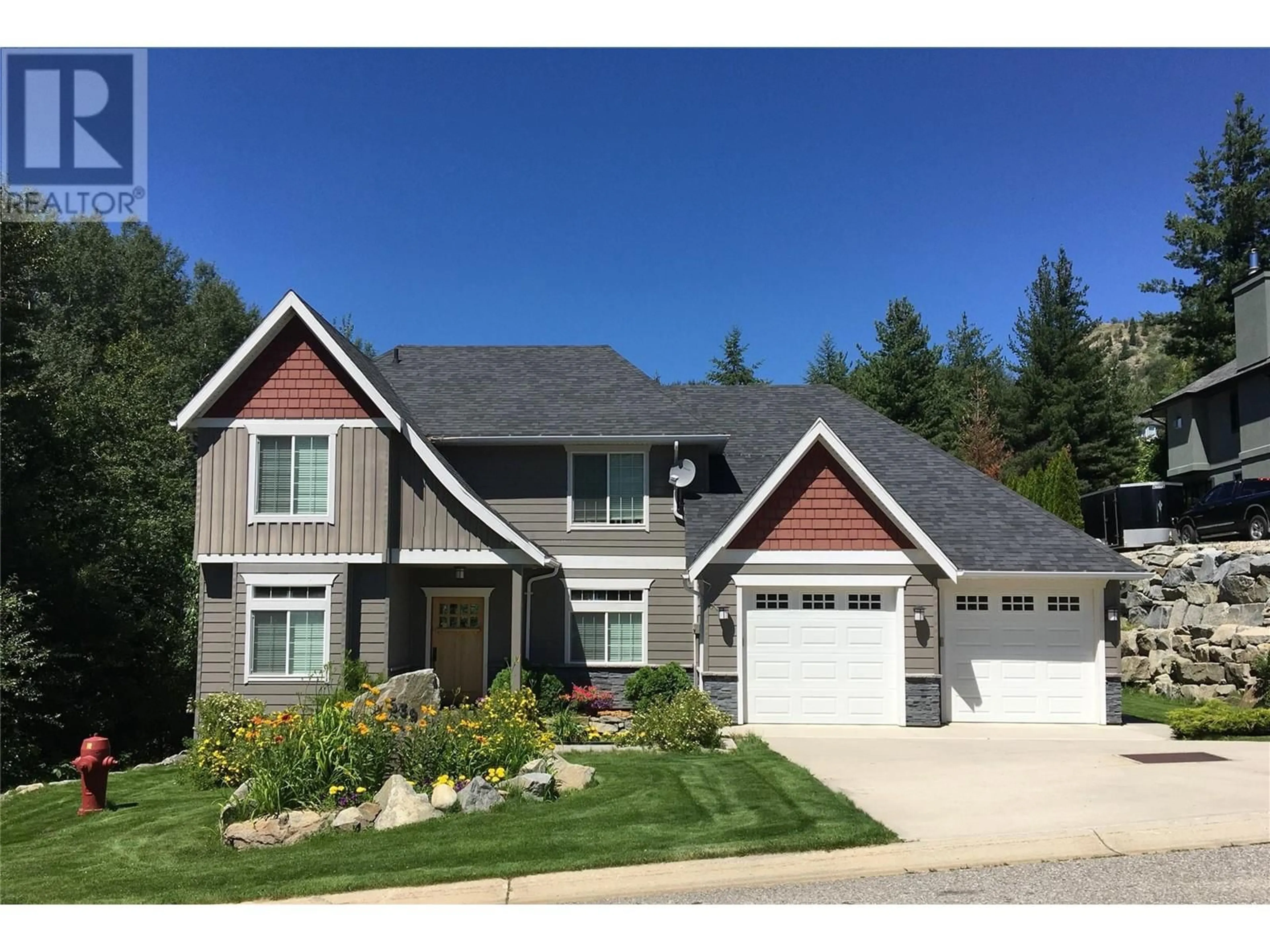Home with vinyl exterior material, street for 539 BLAKE COURT, Warfield British Columbia V1R4V9