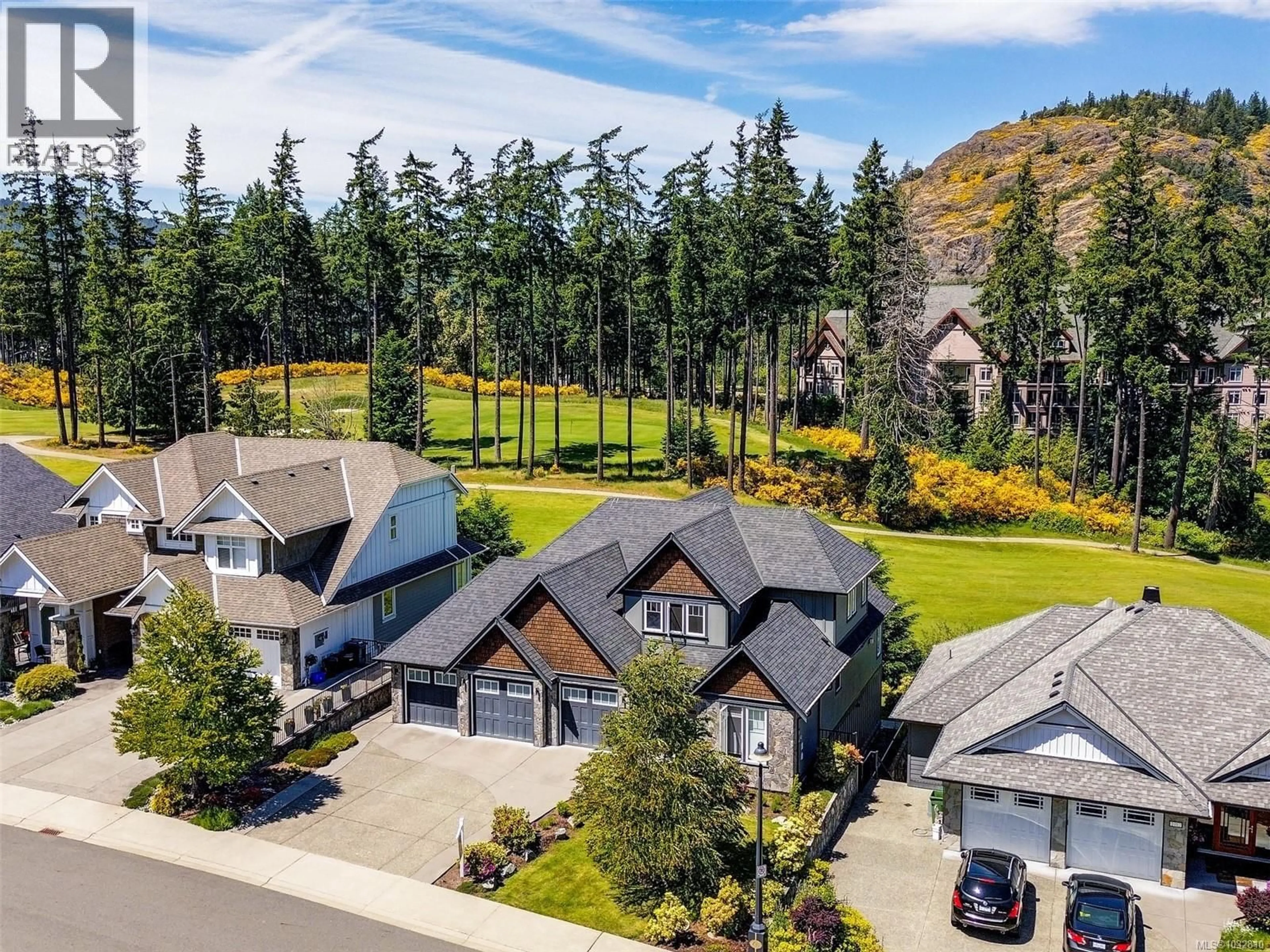 A pic from outside/outdoor area/front of a property/back of a property/a pic from drone, mountain view for 2156 CHAMPIONS WAY, Langford British Columbia V9B0R9